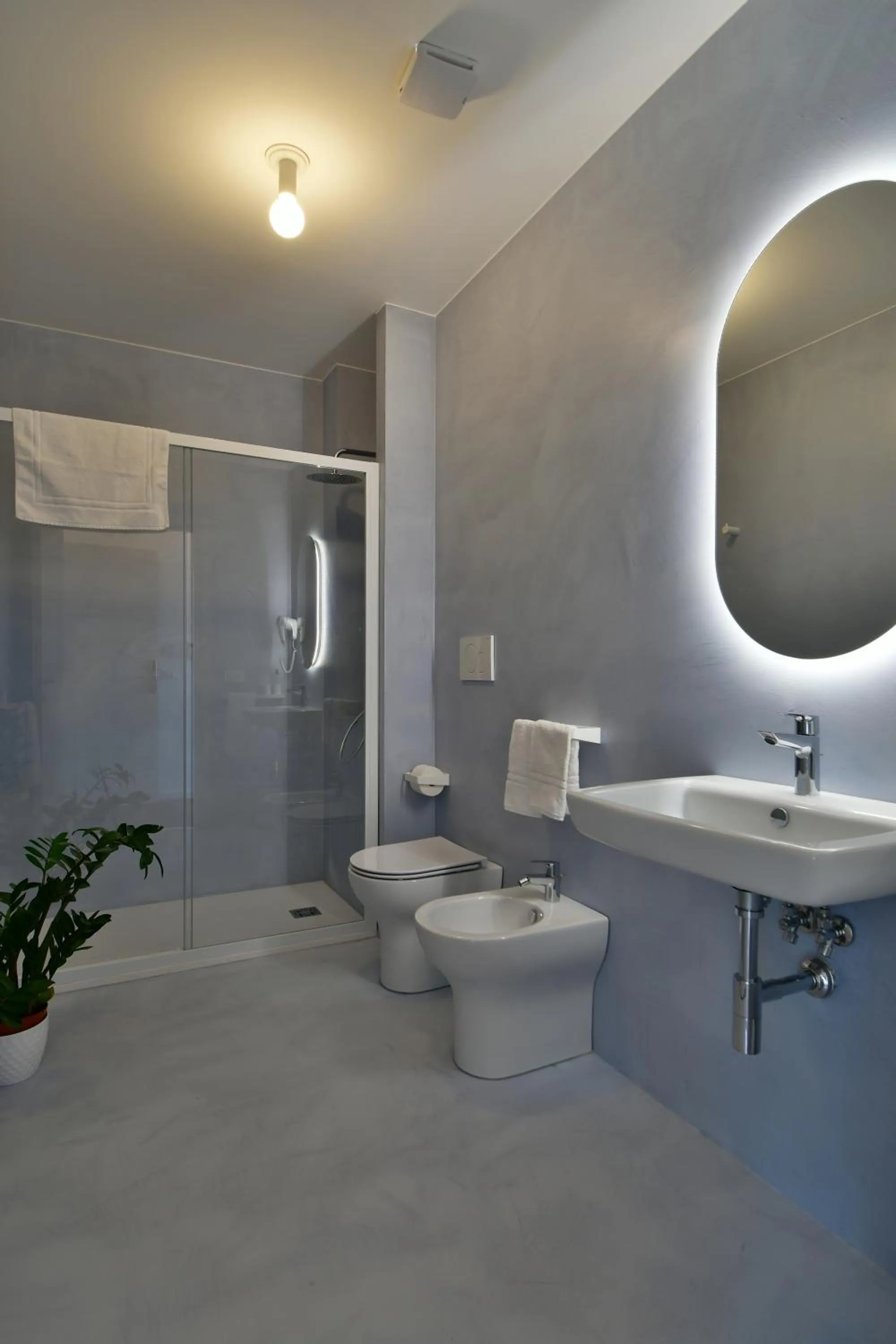 Bathroom in San Anton Hotel