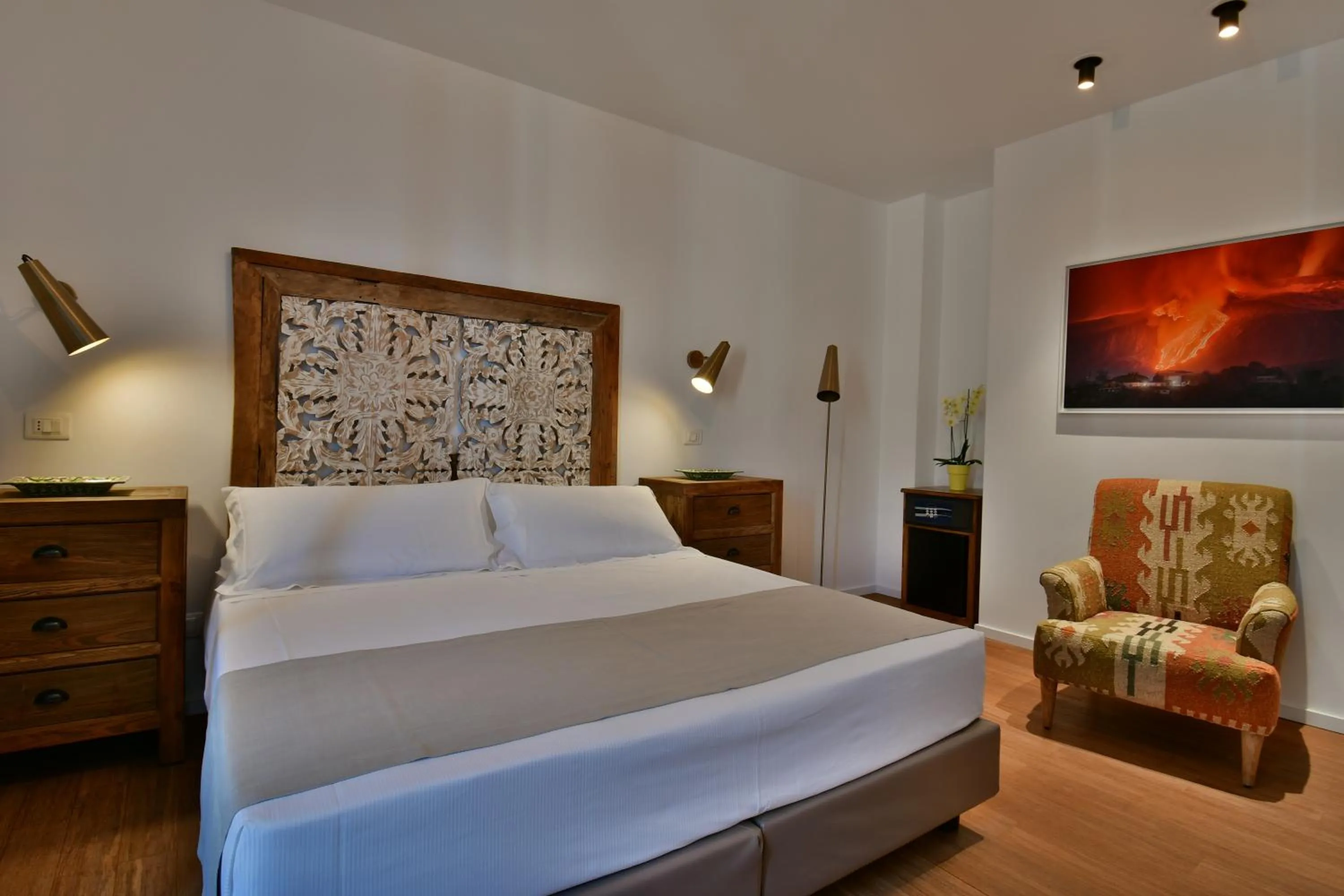 Photo of the whole room, Bed in San Anton Hotel