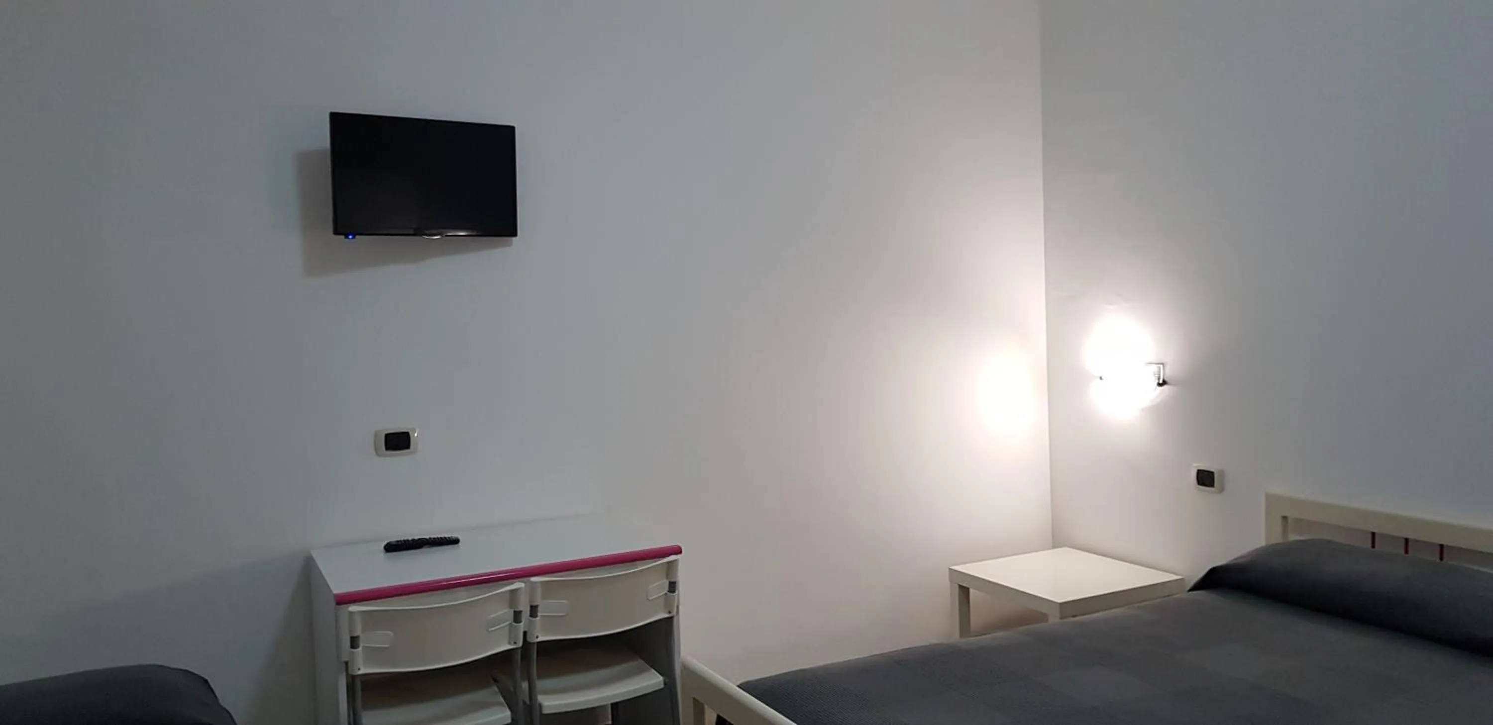 Communal lounge/ TV room in Holiday B&B