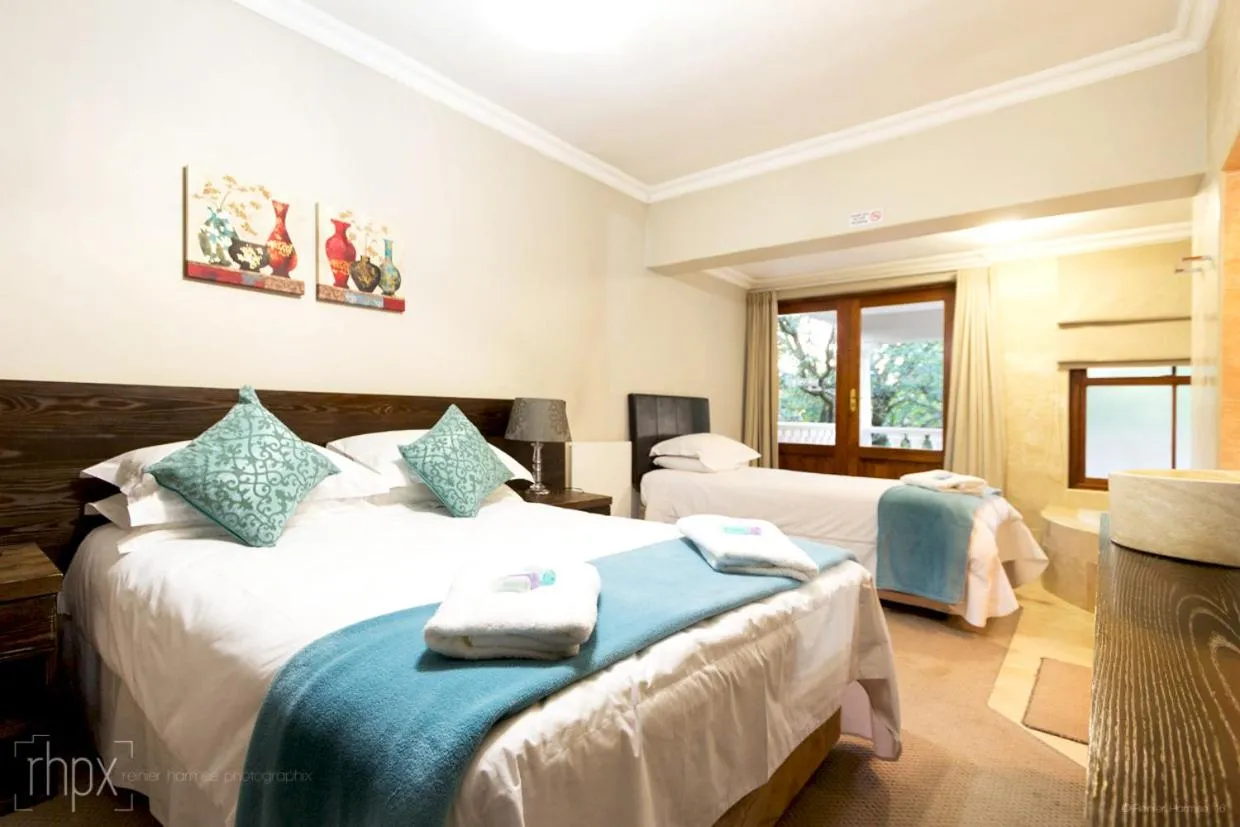 Bedroom, Bed in OR Tambo Guest House