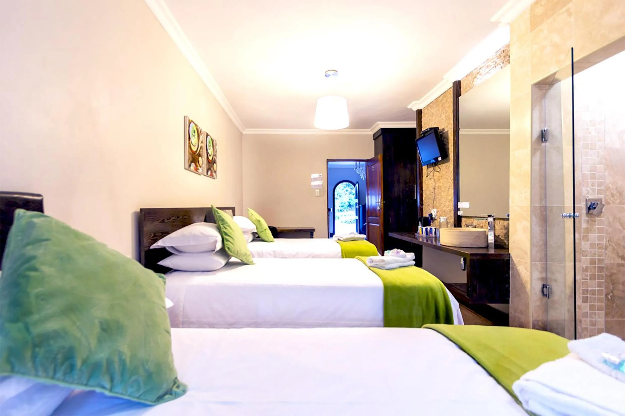 Photo of the whole room, Bed in OR Tambo Guest House