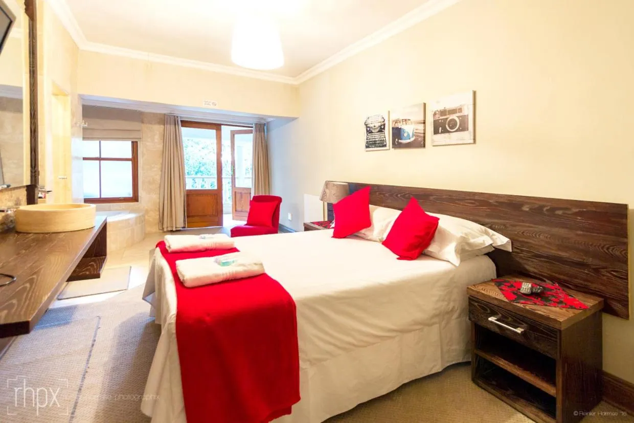 Photo of the whole room, Bed in OR Tambo Guest House