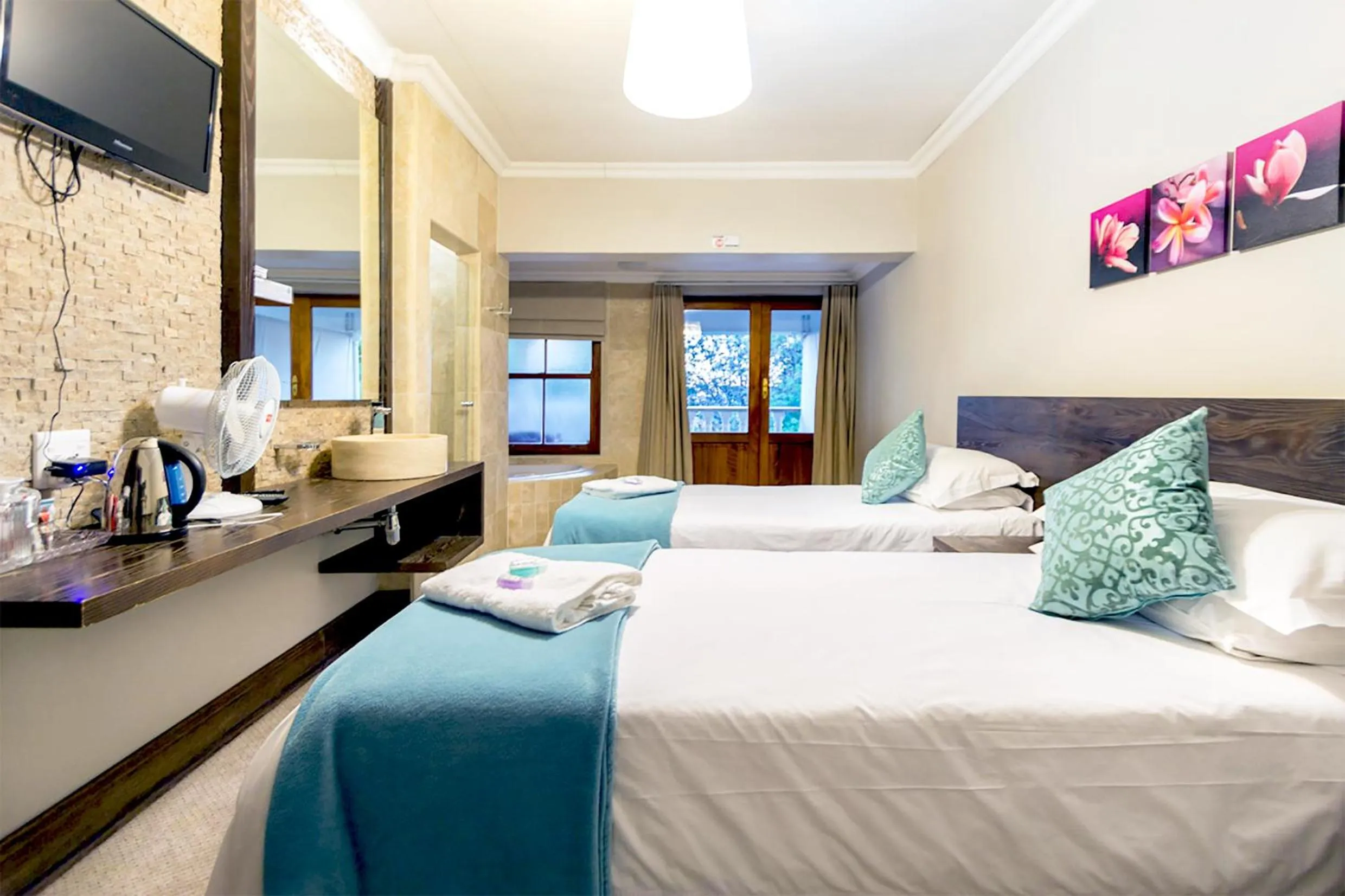 Photo of the whole room, Bed in OR Tambo Guest House
