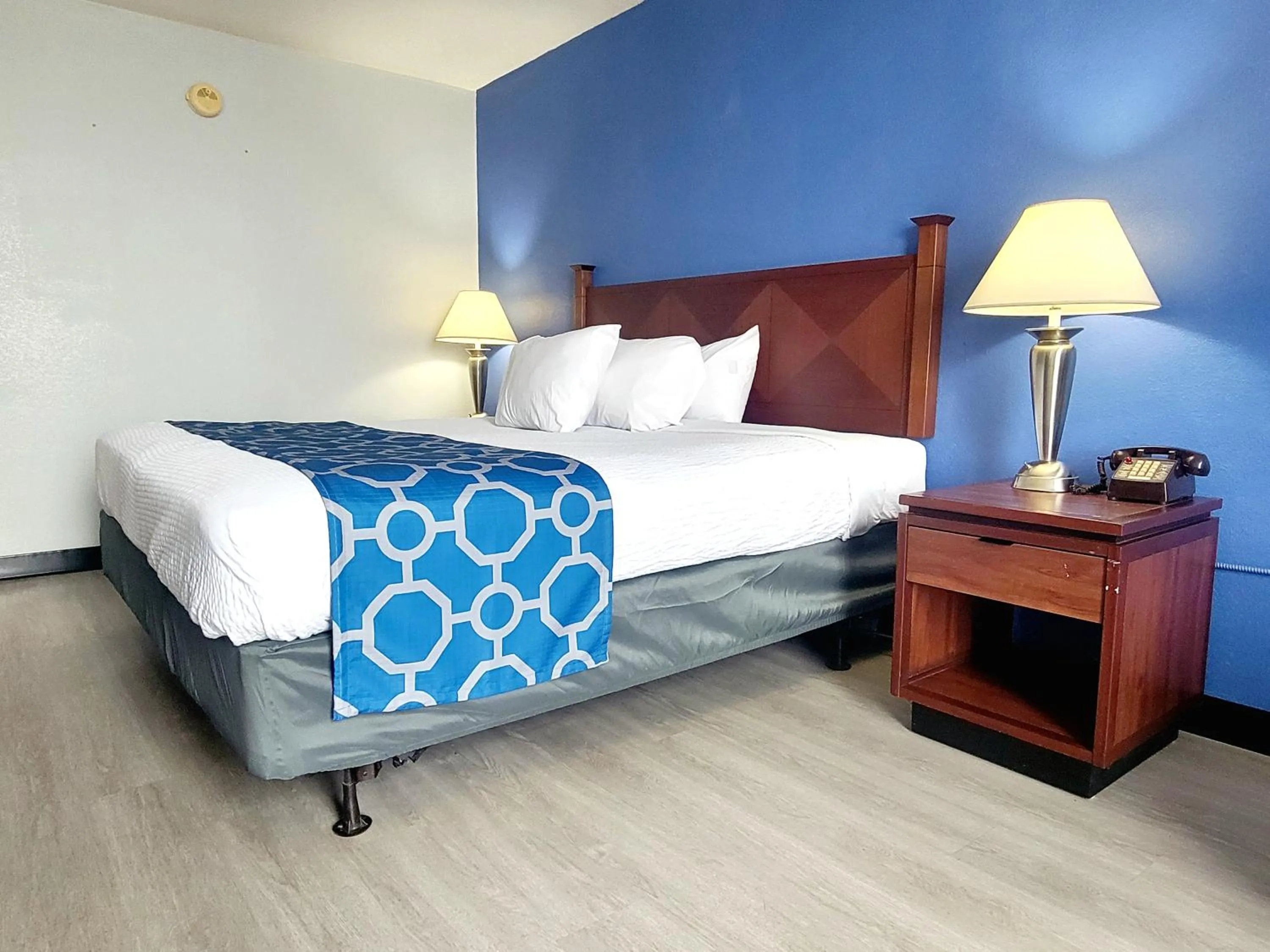 Bed in Baymont by Wyndham Hannibal