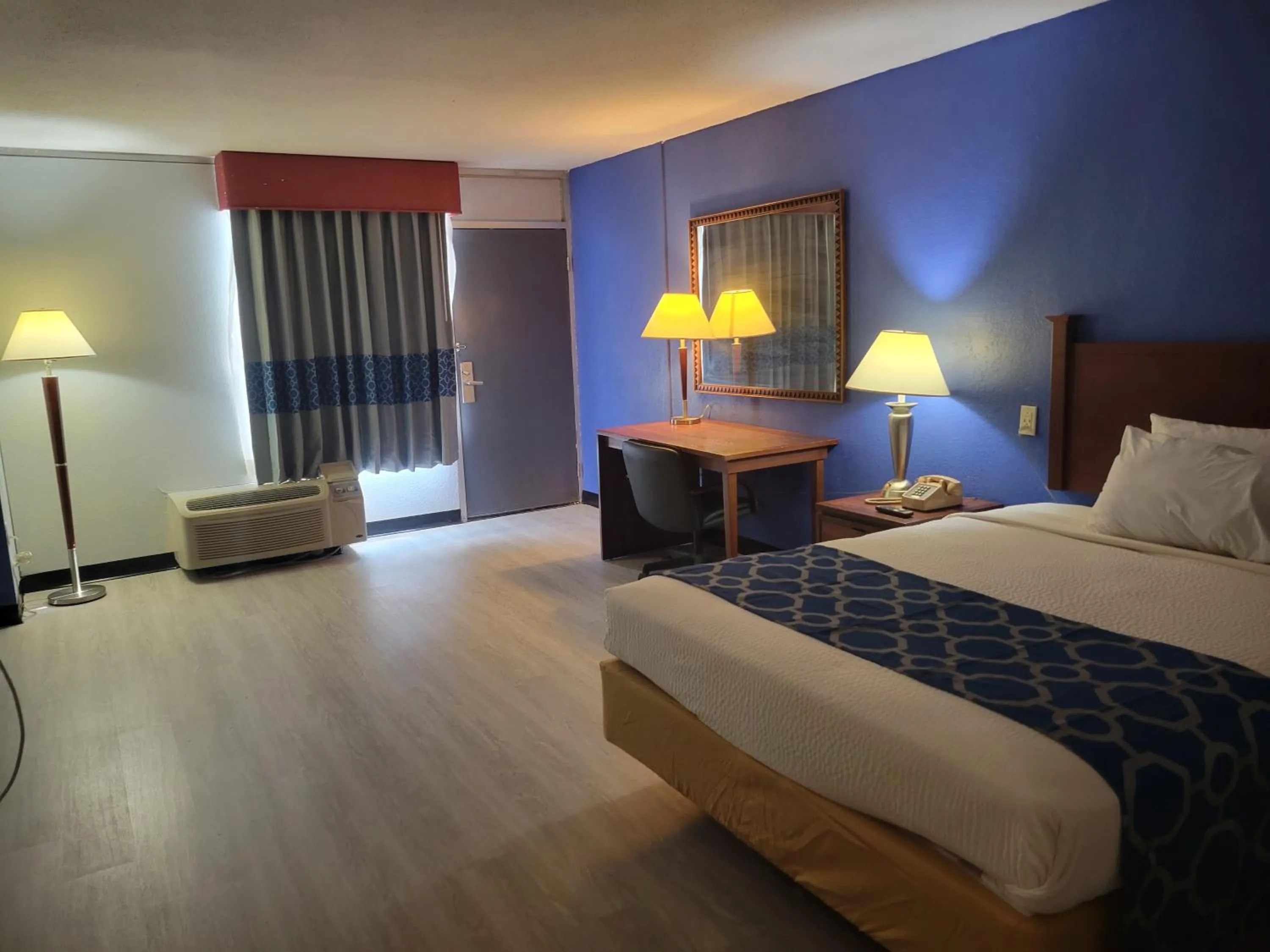 Bed in Baymont by Wyndham Hannibal