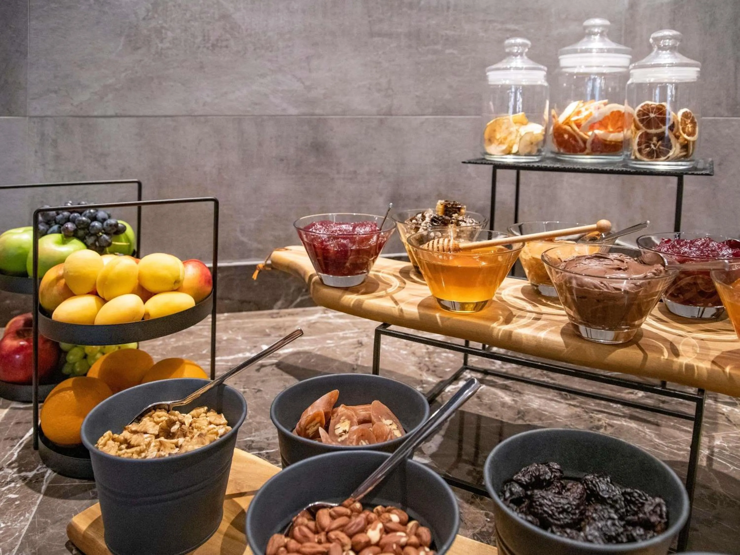 Restaurant/places to eat in Tbilisi Philharmonic Hotel by Mercure