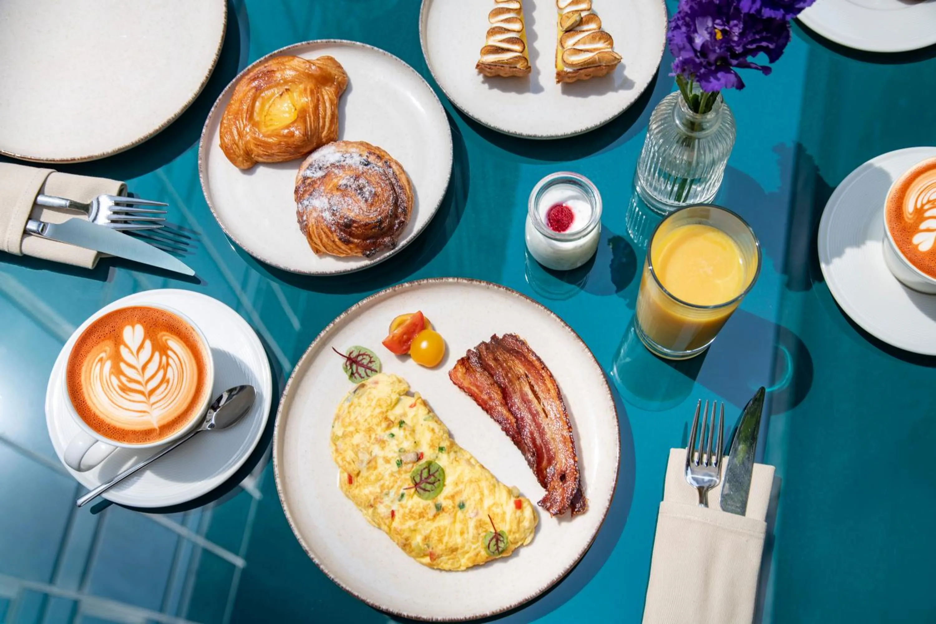 Food and drinks in Tbilisi Philharmonic Hotel by Mercure