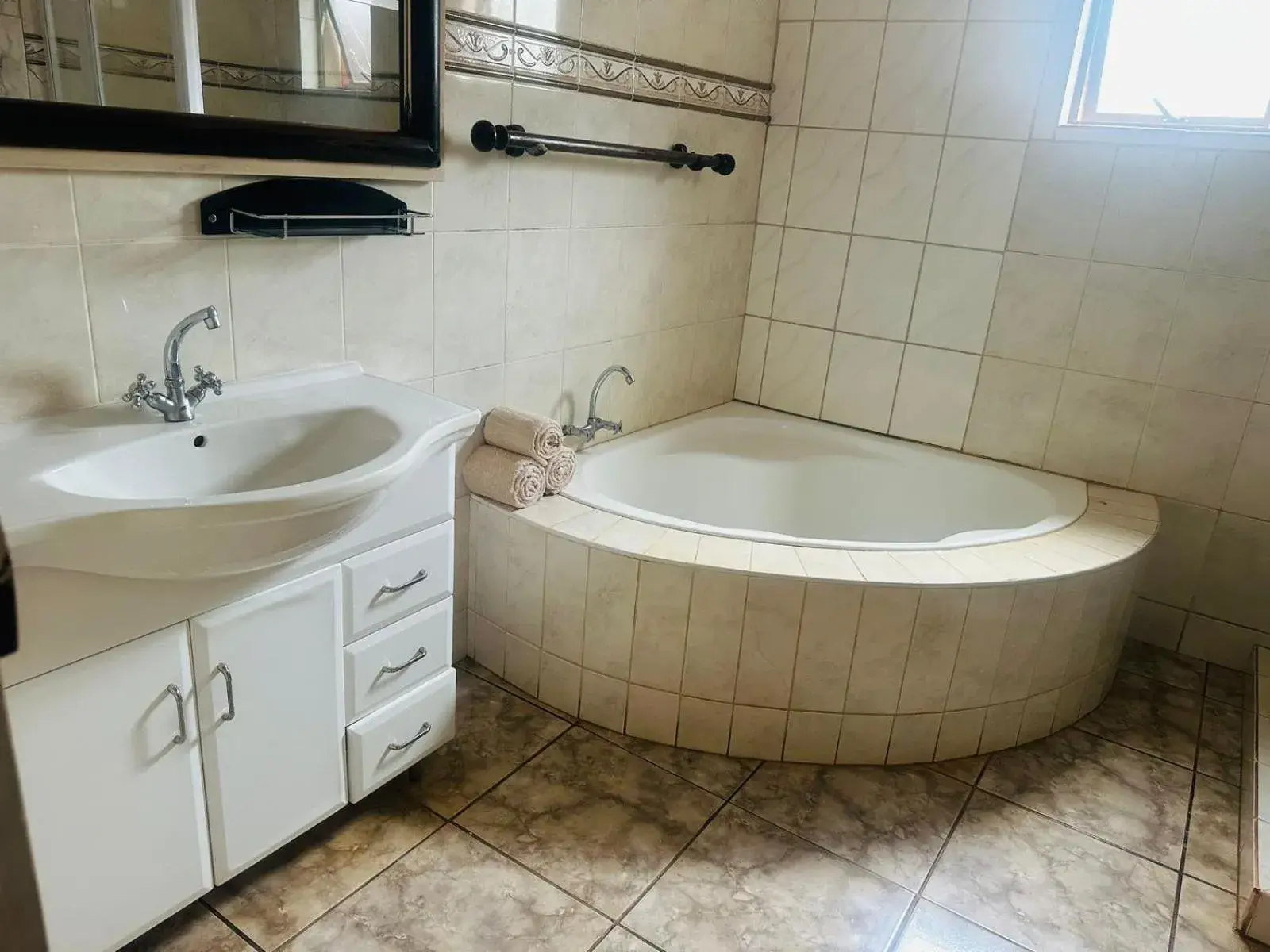 Standard Triple Room in Hluzu Guest House Standard Triple Room in Hluzu Guest House