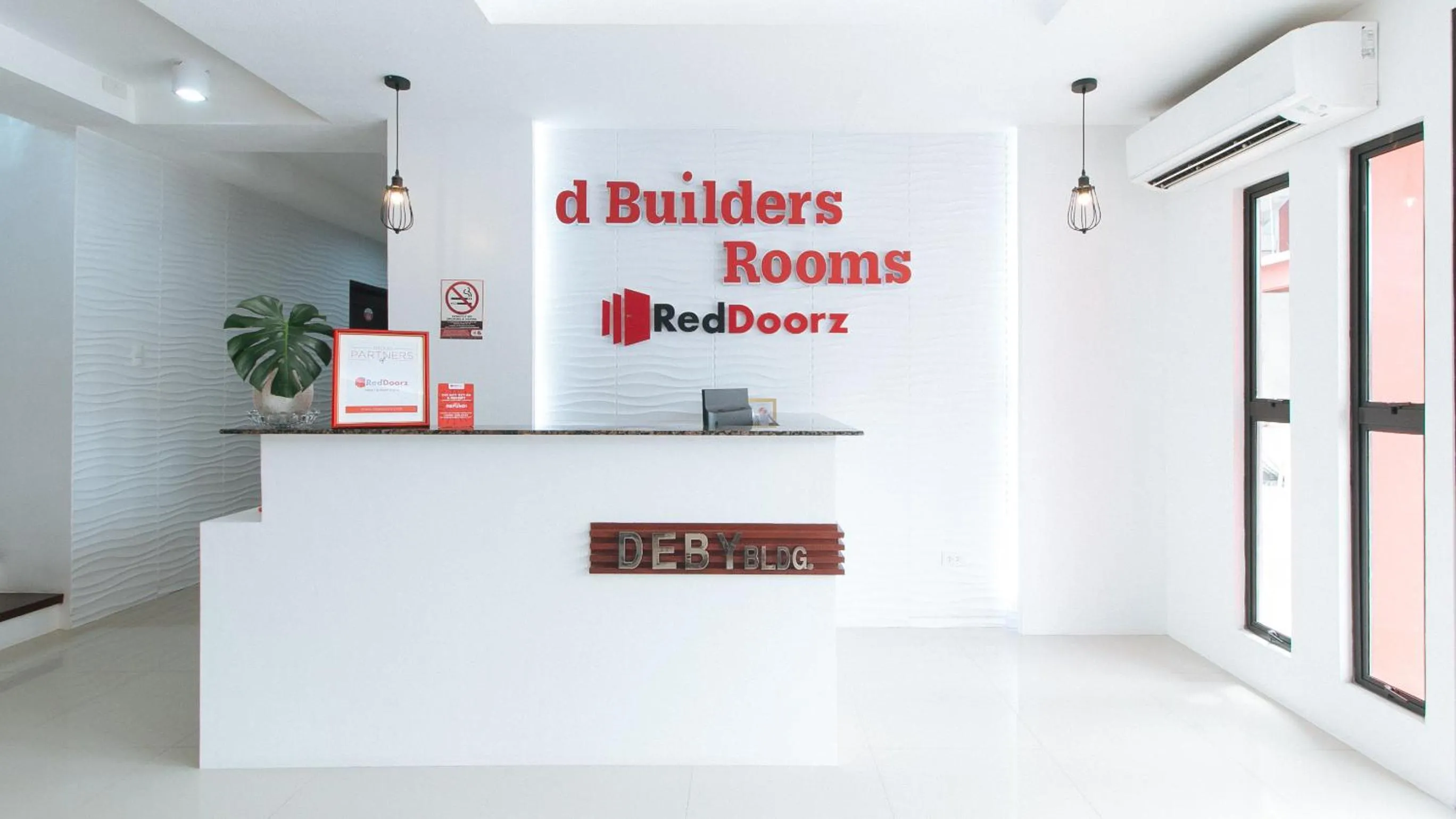 Lobby or reception in RedDoorz Plus at DBuilders Poblacion BGC