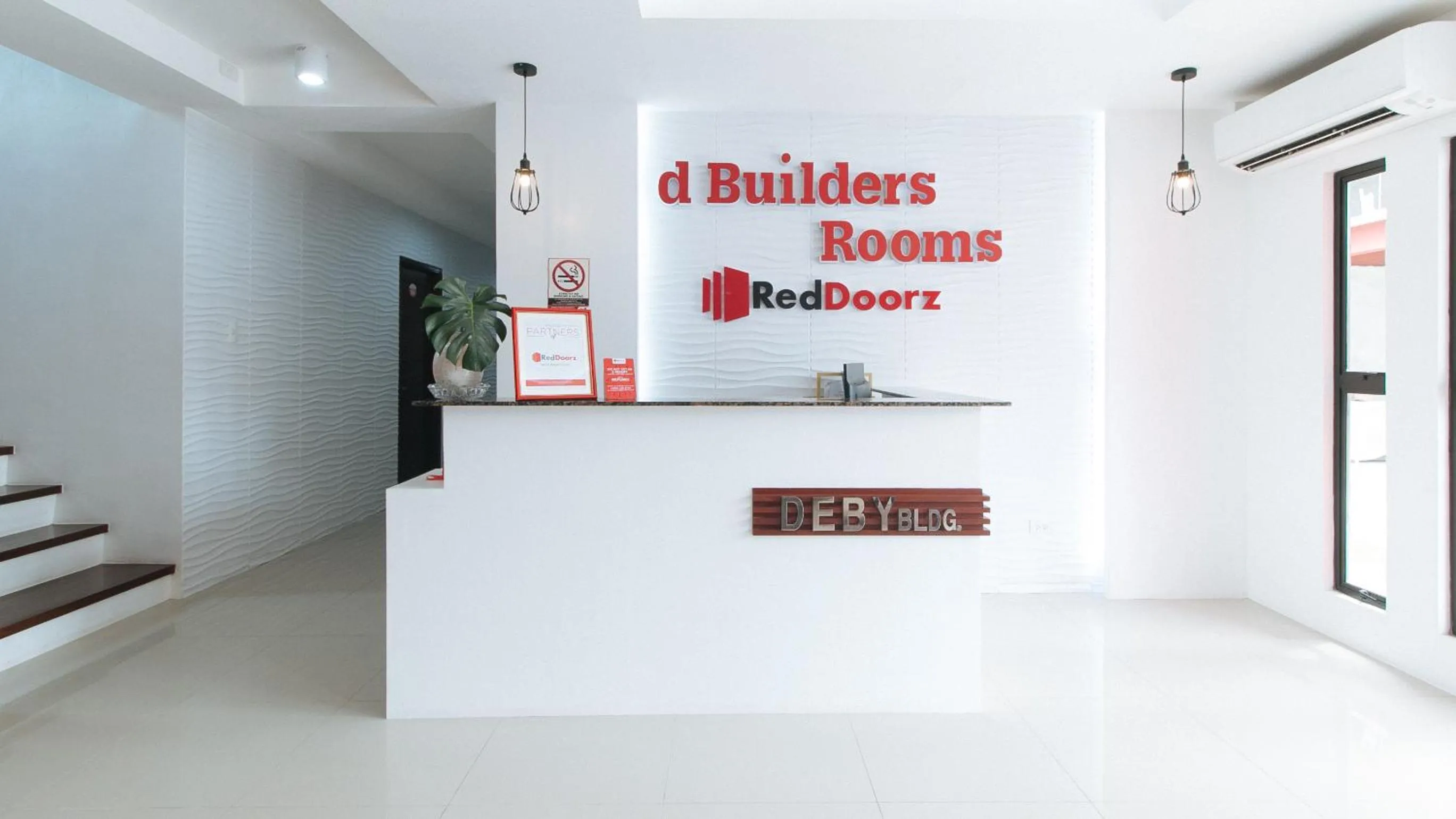 Lobby or reception in RedDoorz Plus at DBuilders Poblacion BGC