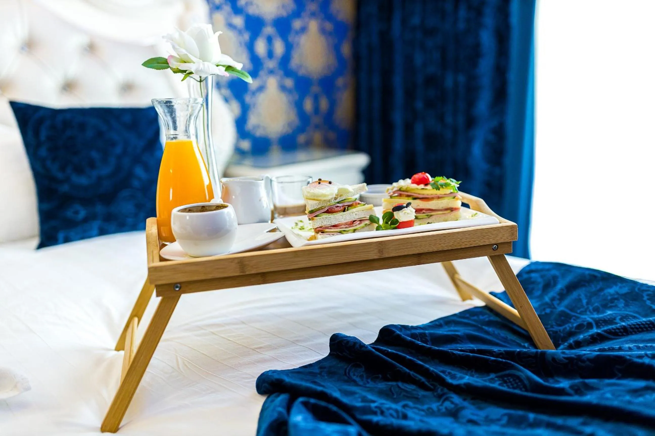 Breakfast, Bed in Hotel Helin Central