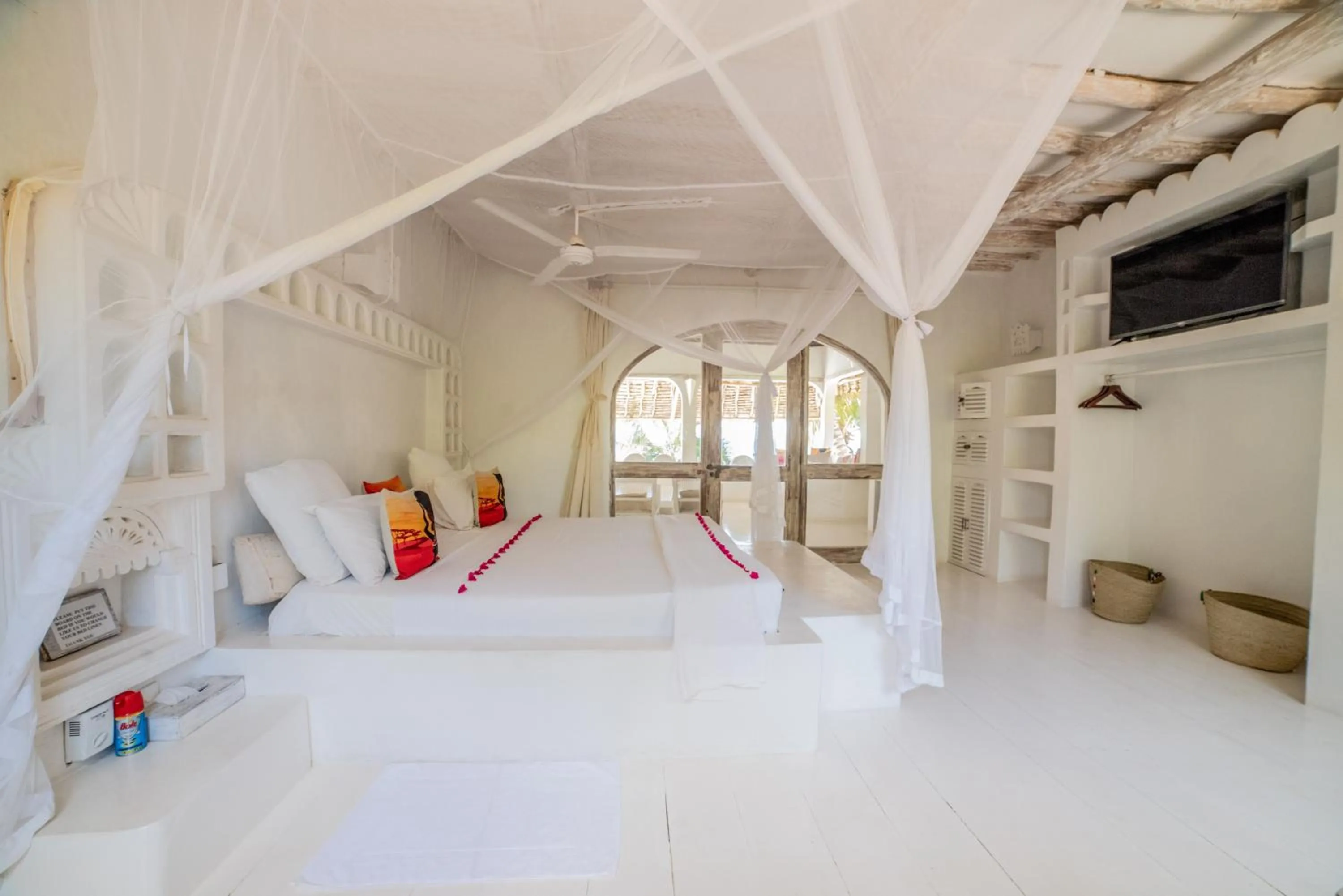 Photo of the whole room, Bed in Msambweni Beach House and Private Villas