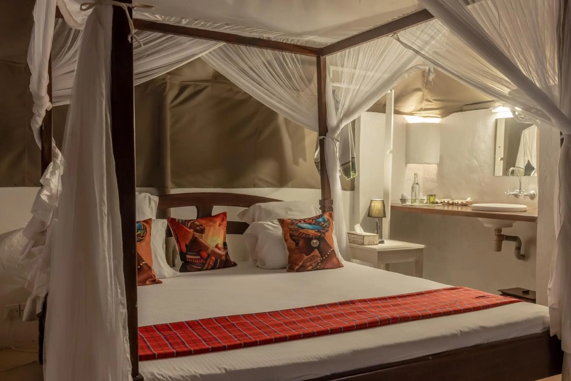 Bedroom, Bed in Msambweni Beach House and Private Villas