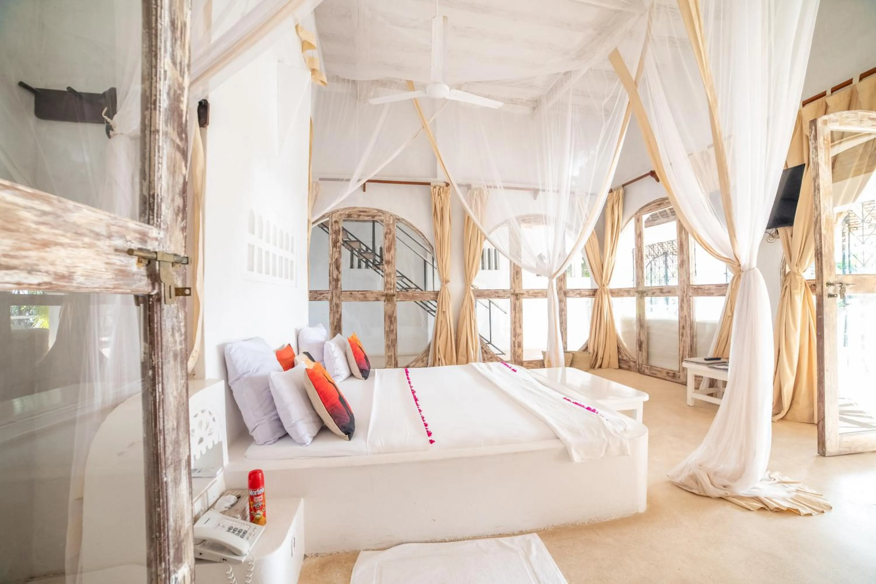 Photo of the whole room, Bed in Msambweni Beach House and Private Villas