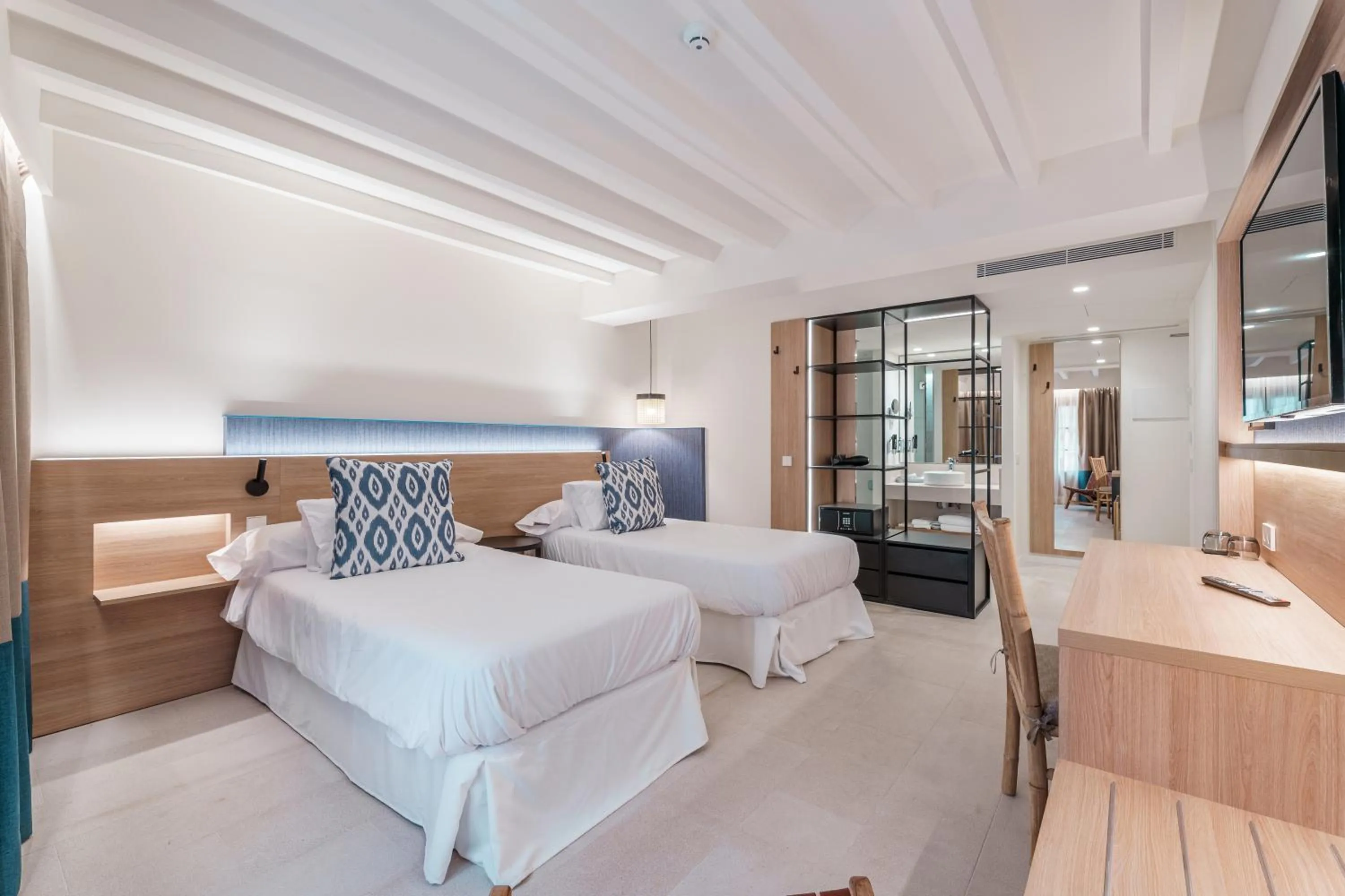 Photo of the whole room, Bed in Can Guixe - Turismo de Interior