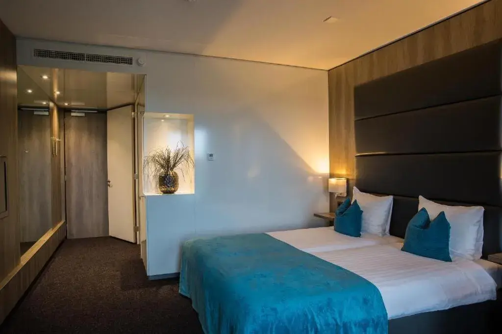 Twin Room - Disability Access in Van der Valk Hotel Hoorn Twin Room - Disability Access in Van der Valk Hotel Hoorn