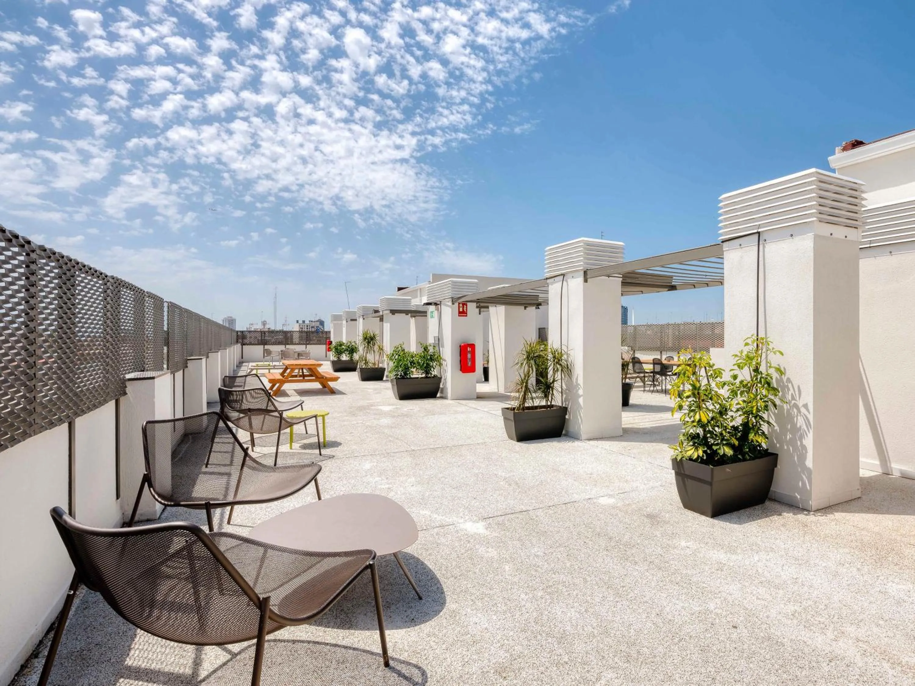 Off site in Livensa Living Studios Valencia Marina Real Hotel-Apartamento