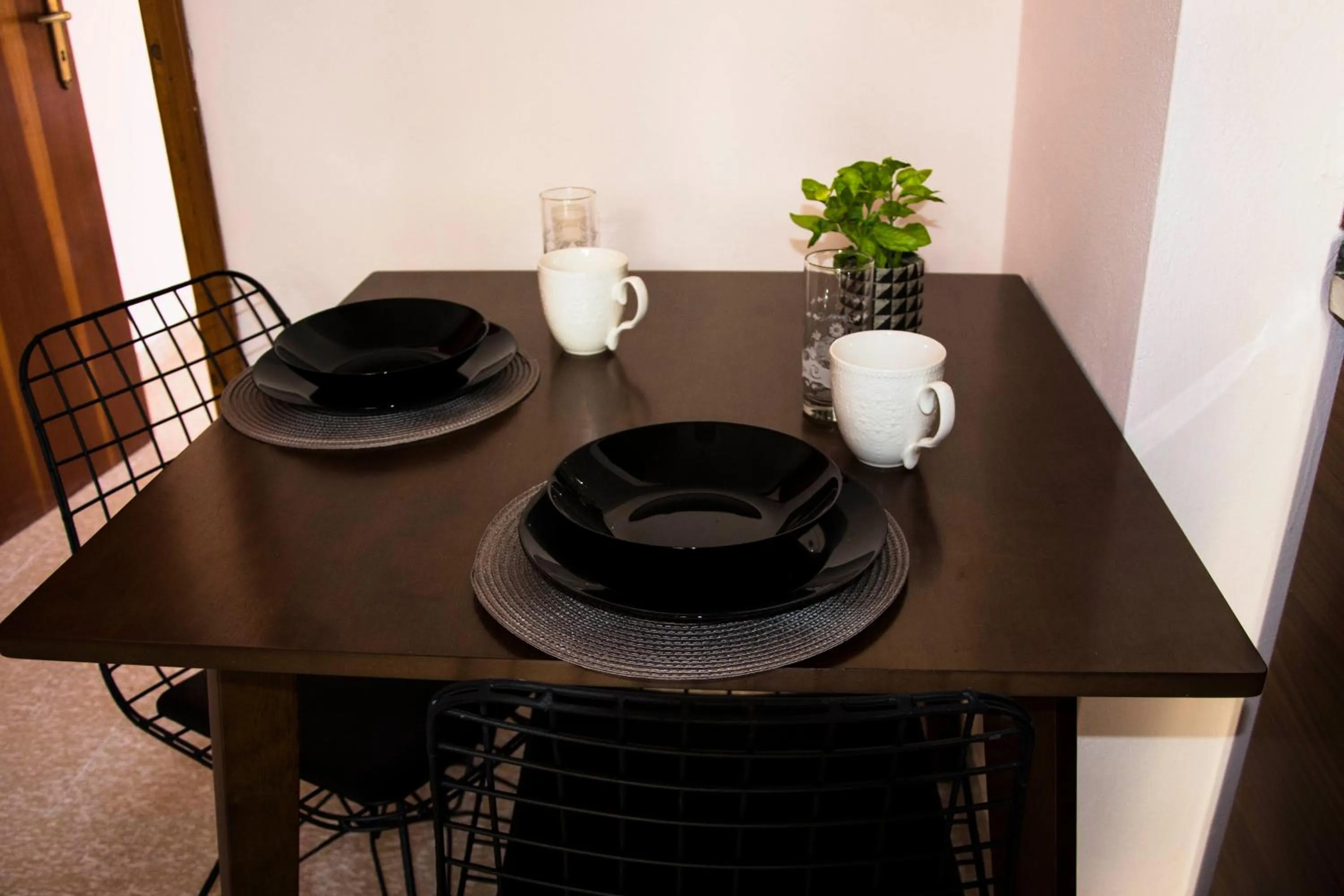 Dining area in Φiloxenia Apartments