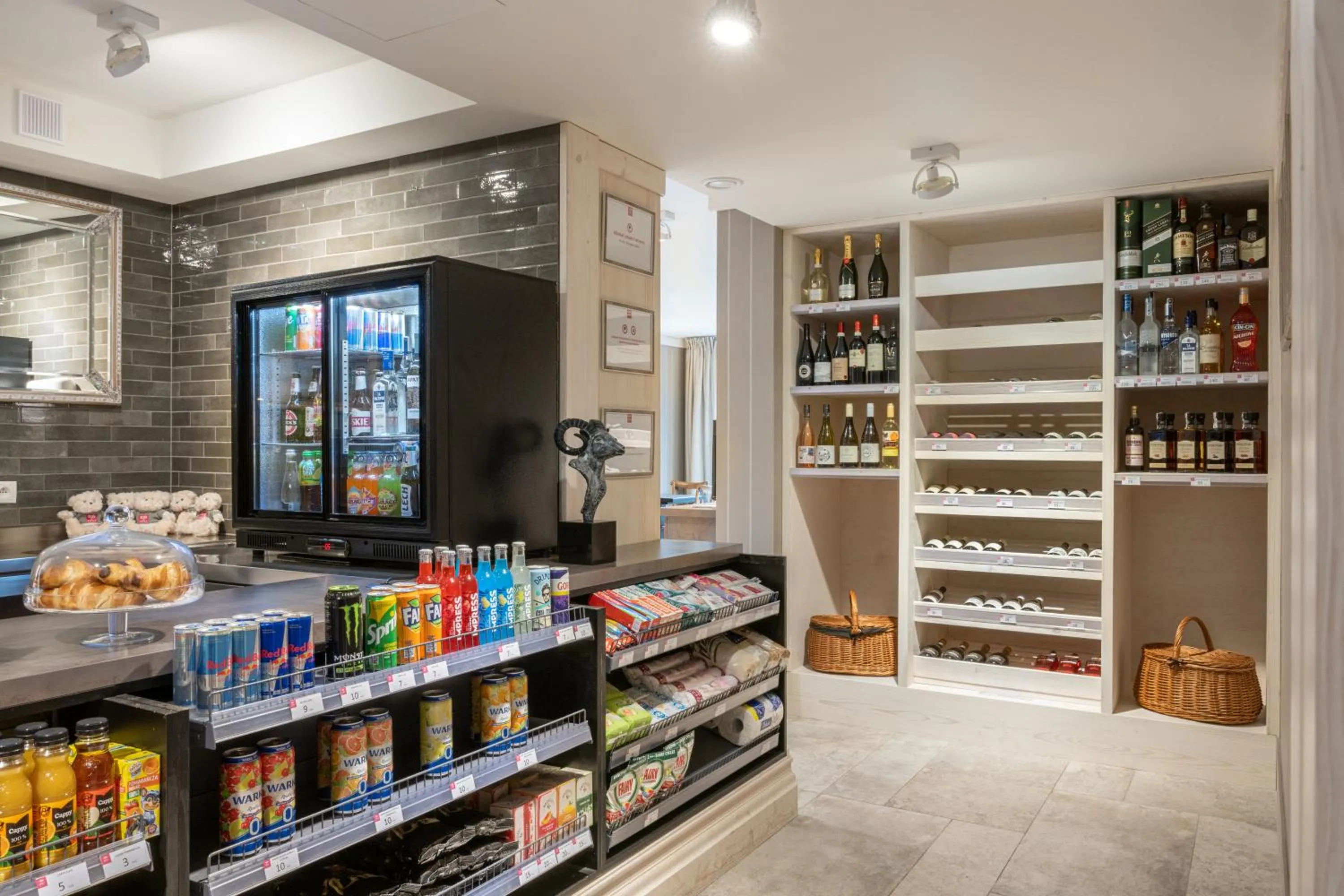 vending machine in Apartamenty Aries Residence Bukowina