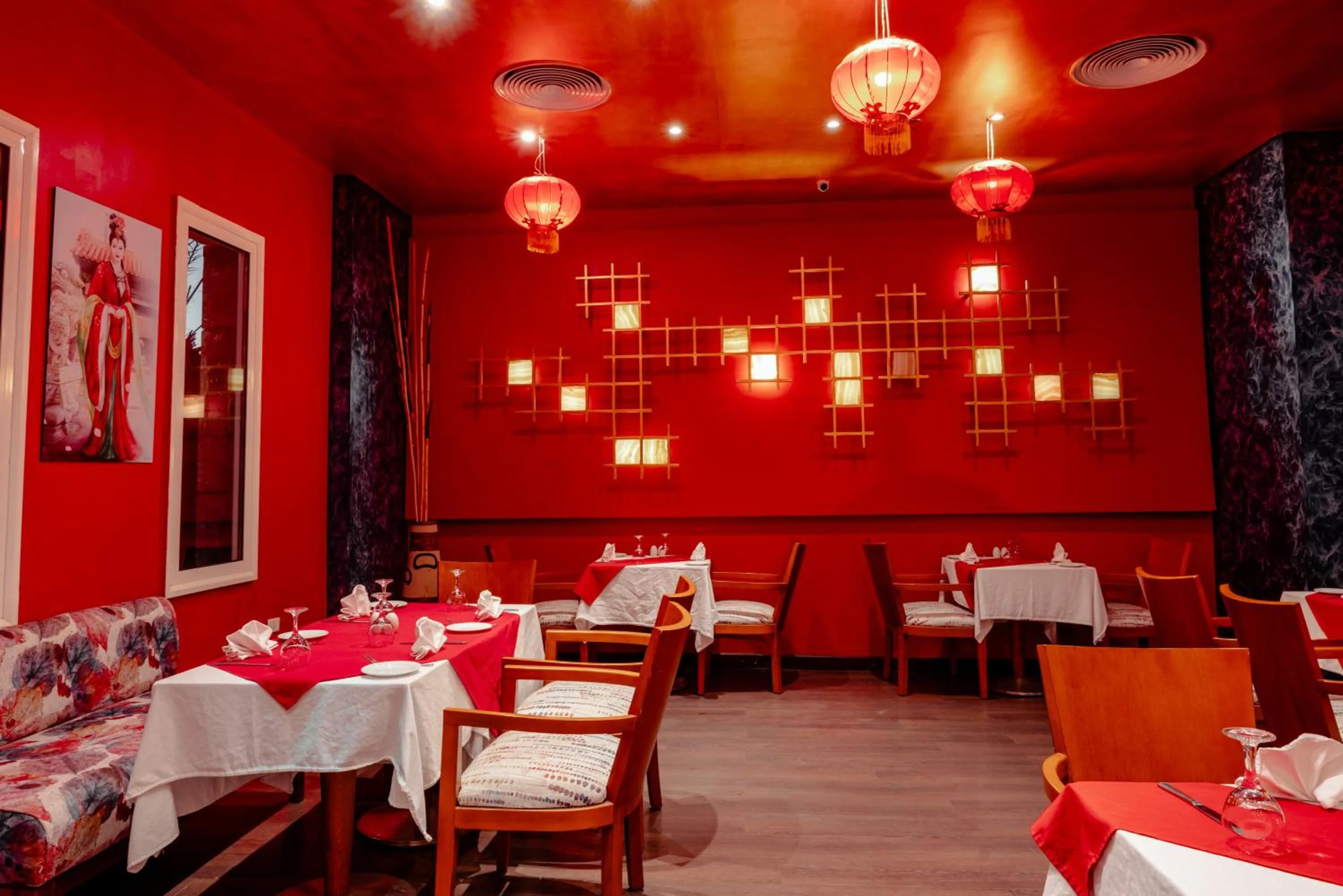 Restaurant/places to eat in Royal Star Beach Resort