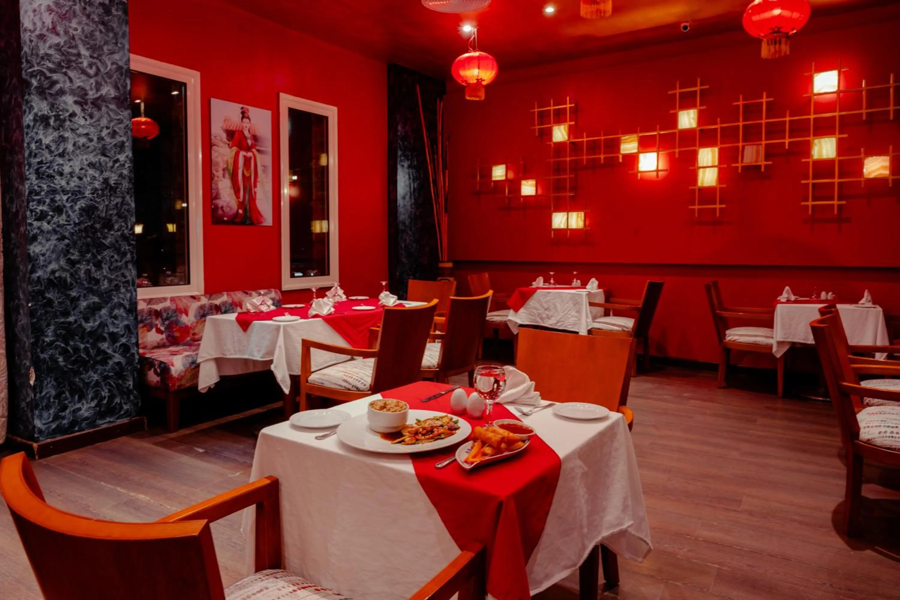 Restaurant/places to eat in Royal Star Beach Resort