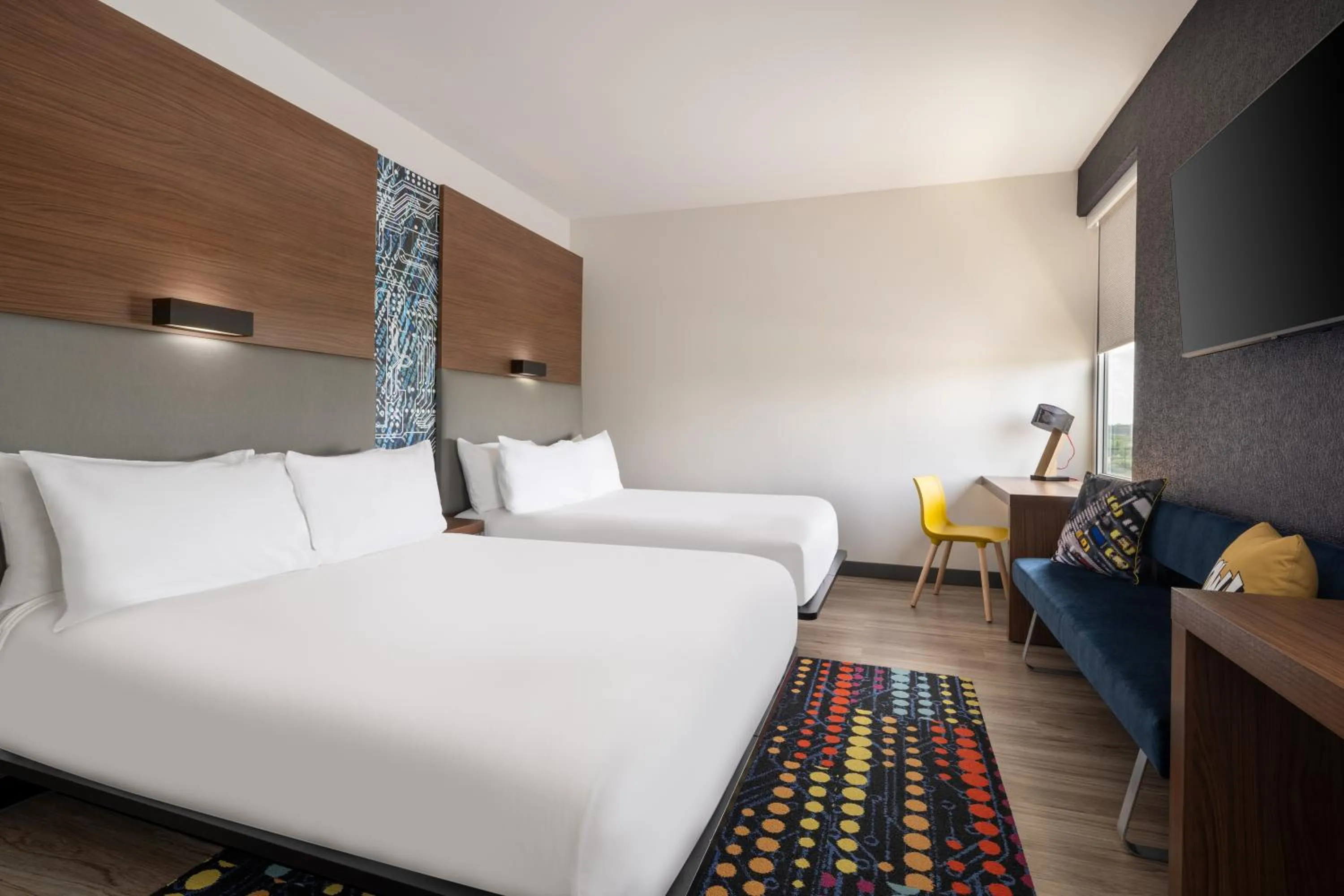 Bed in Aloft Beachwood