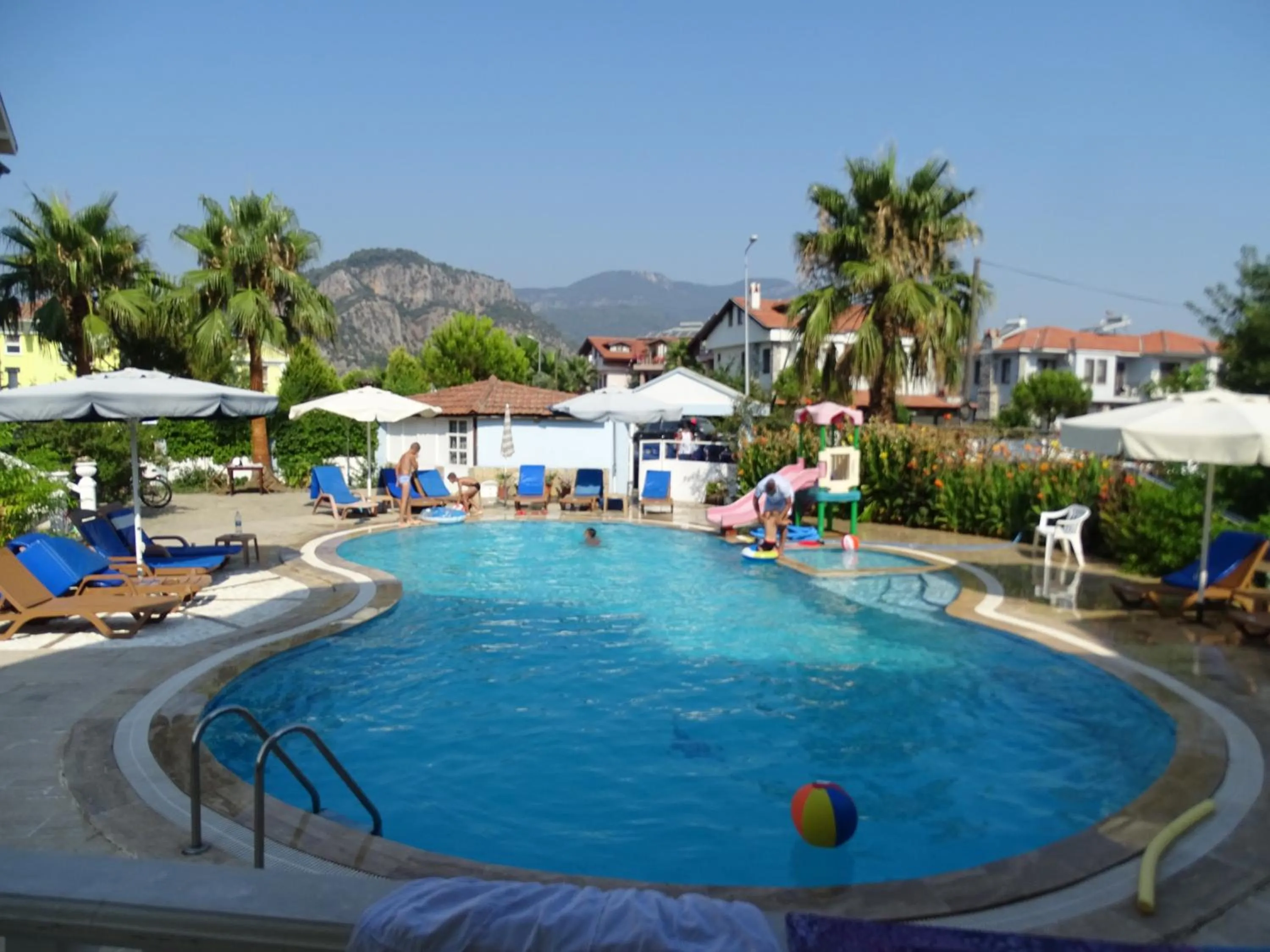 Facade/entrance in Mavikosk