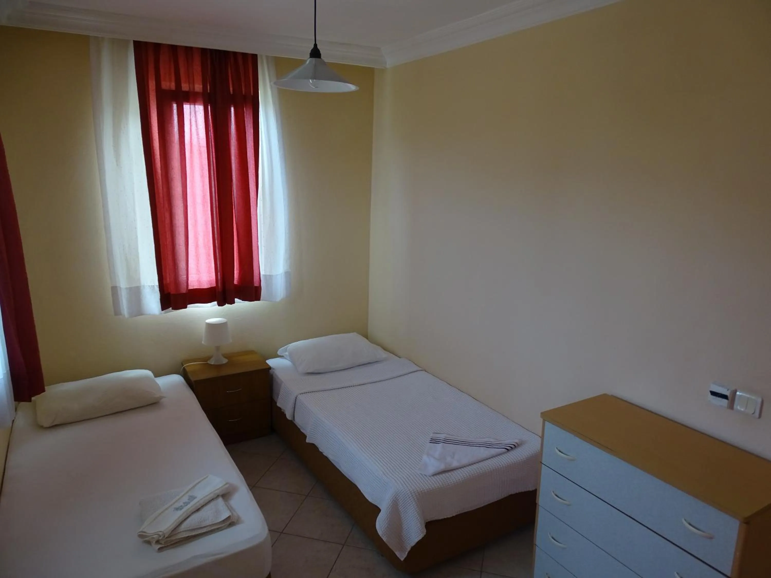 Photo of the whole room in Mavikosk