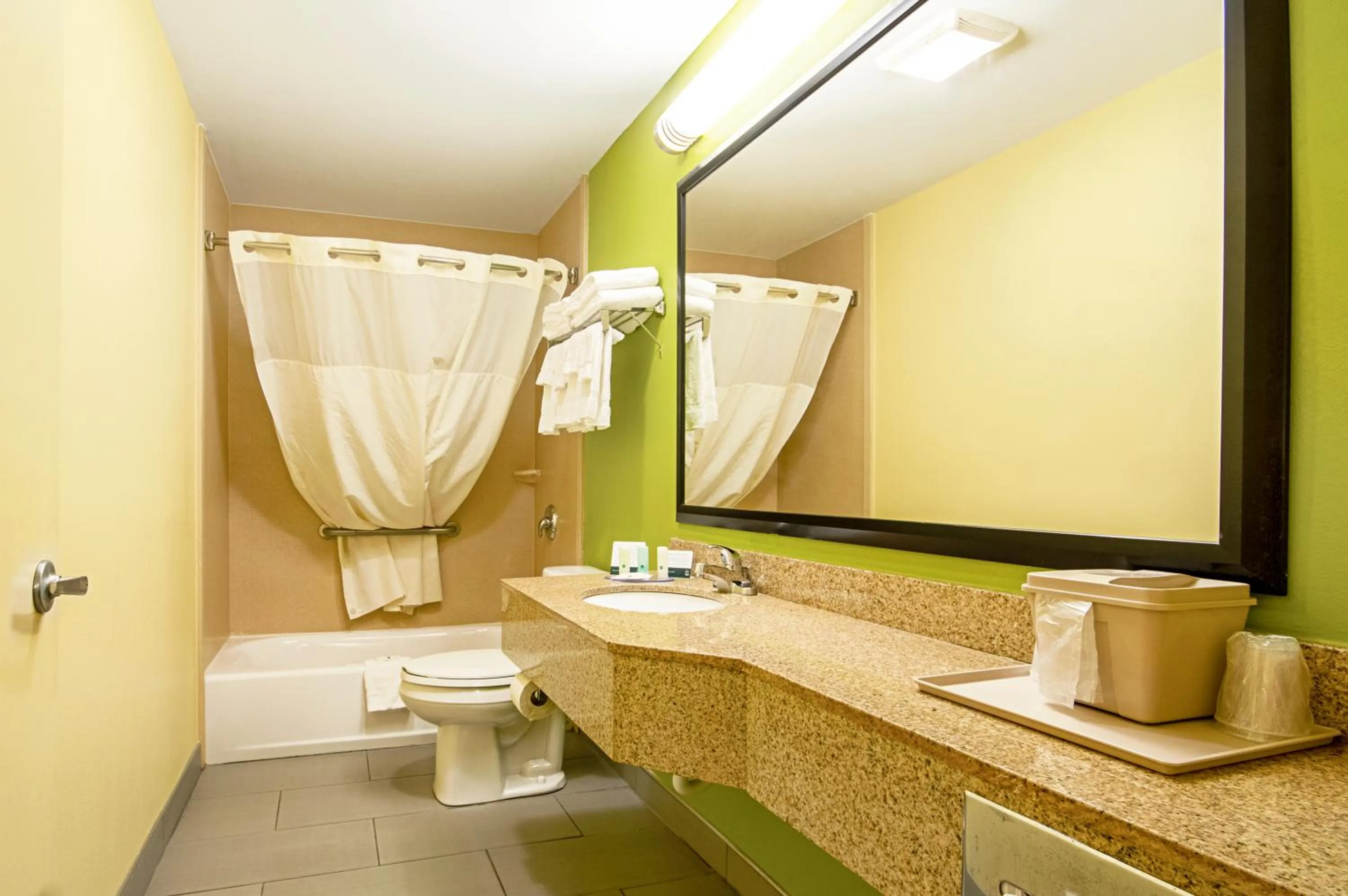 Quality Inn & Suites Glenmont - Albany South