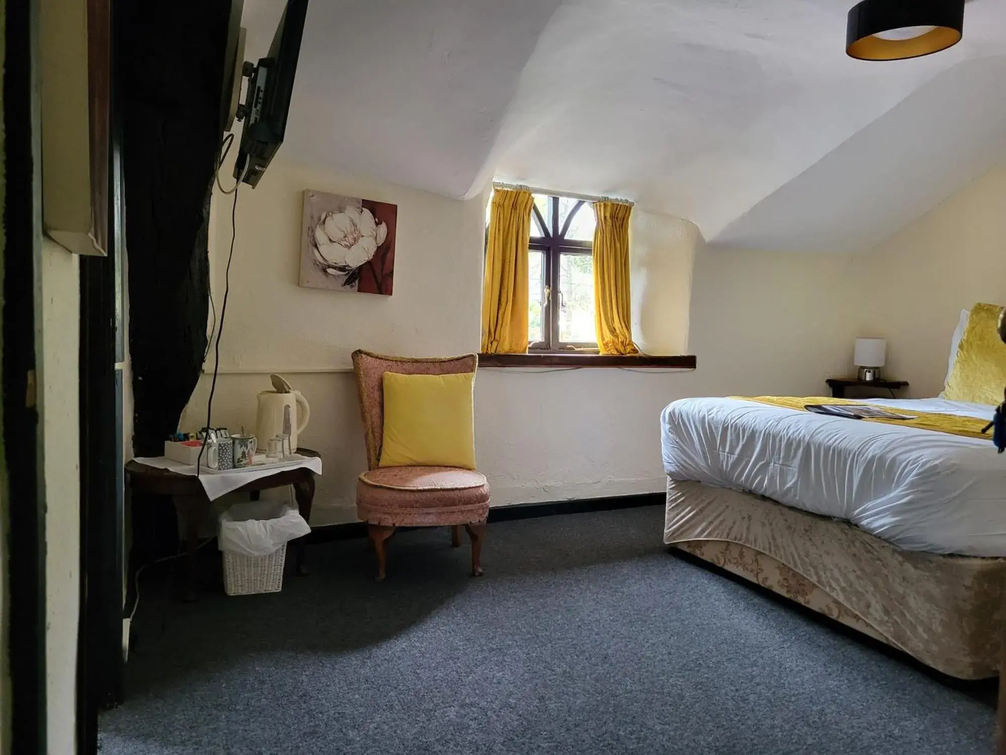 Deluxe Double Room with Shower - single occupancy in The Cridford Inn Deluxe Double Room with Shower - single occupancy in The Cridford Inn