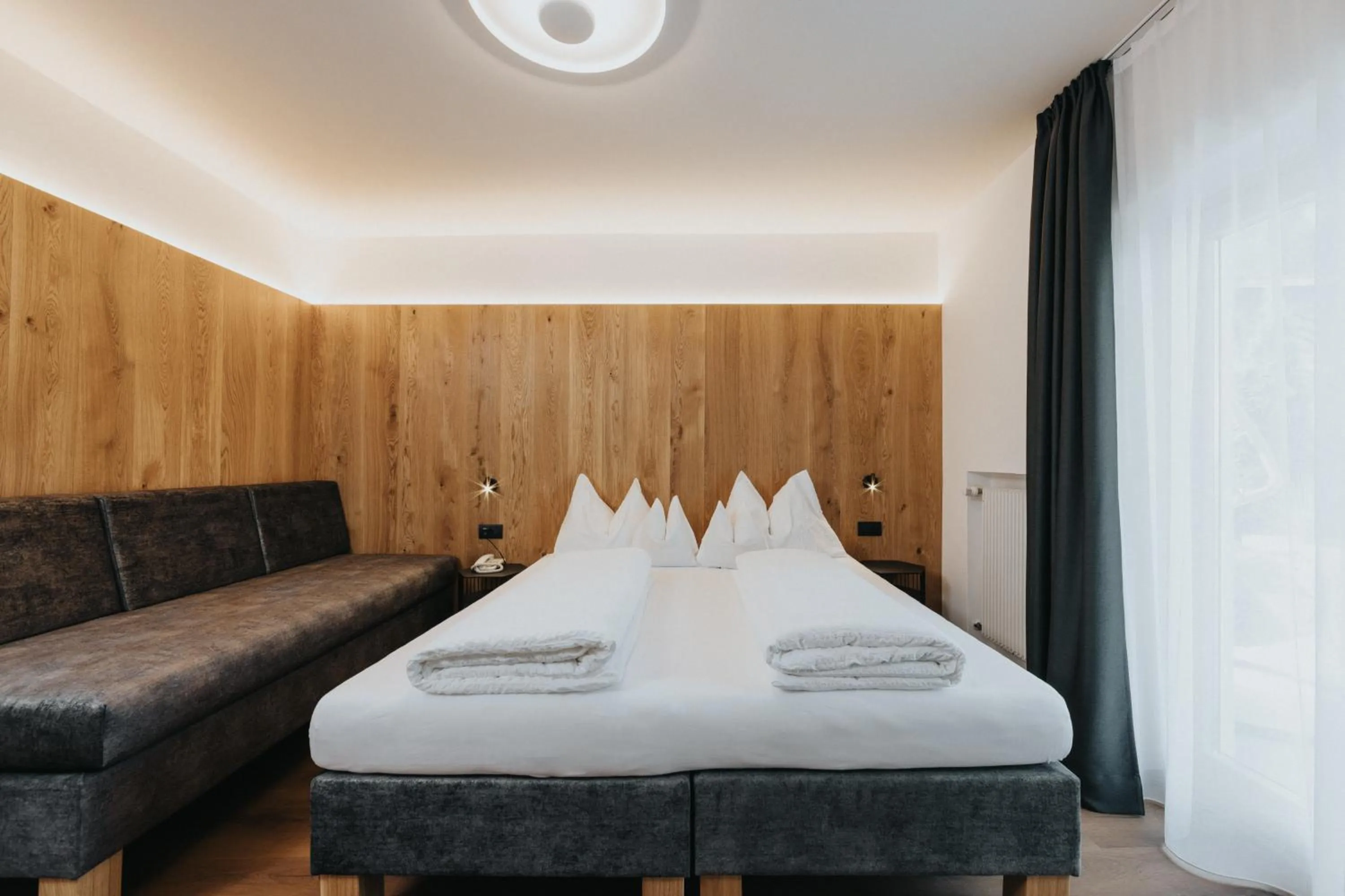 Bedroom, Bed in Hotel Bischofhof