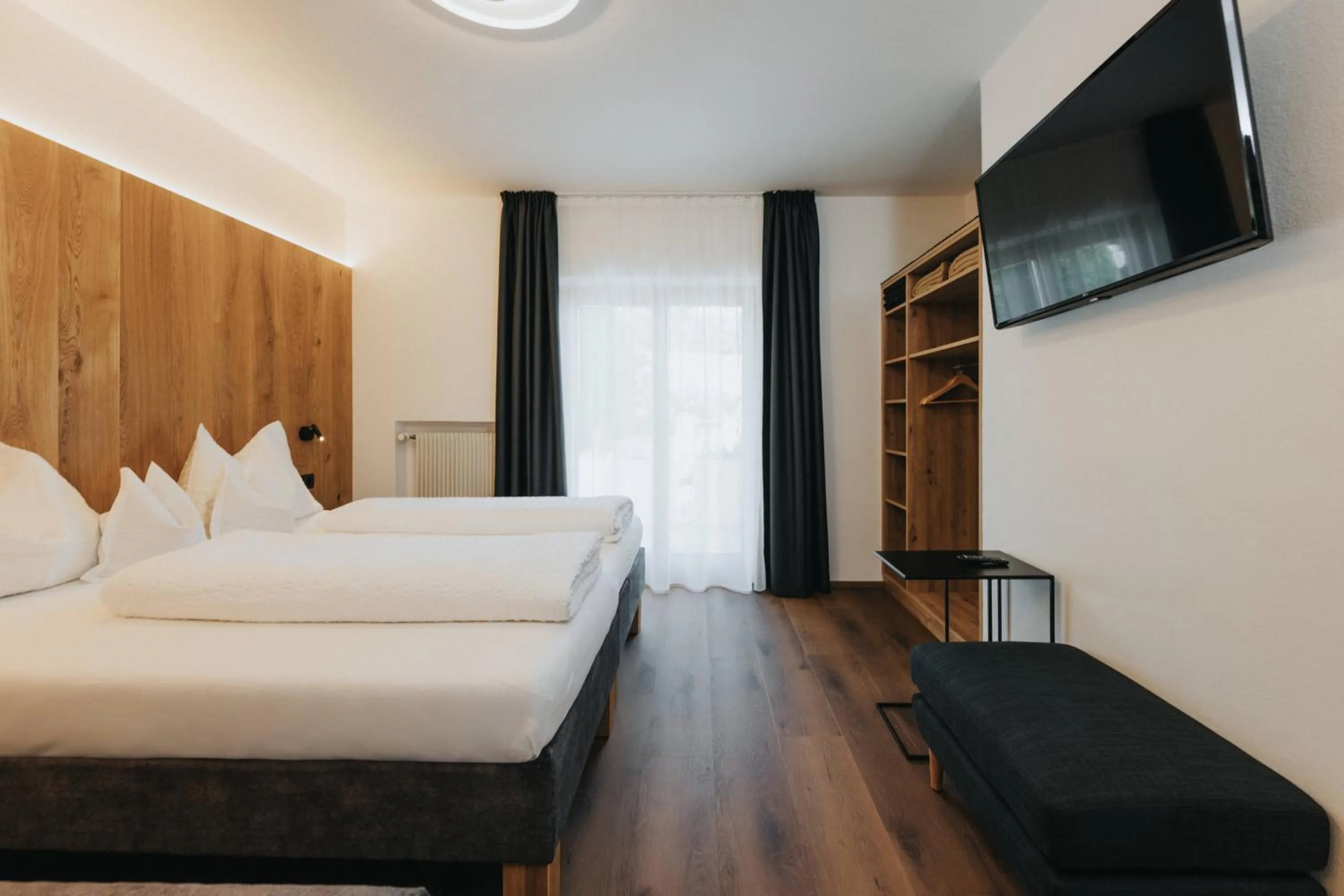 Bedroom, Bed in Hotel Bischofhof