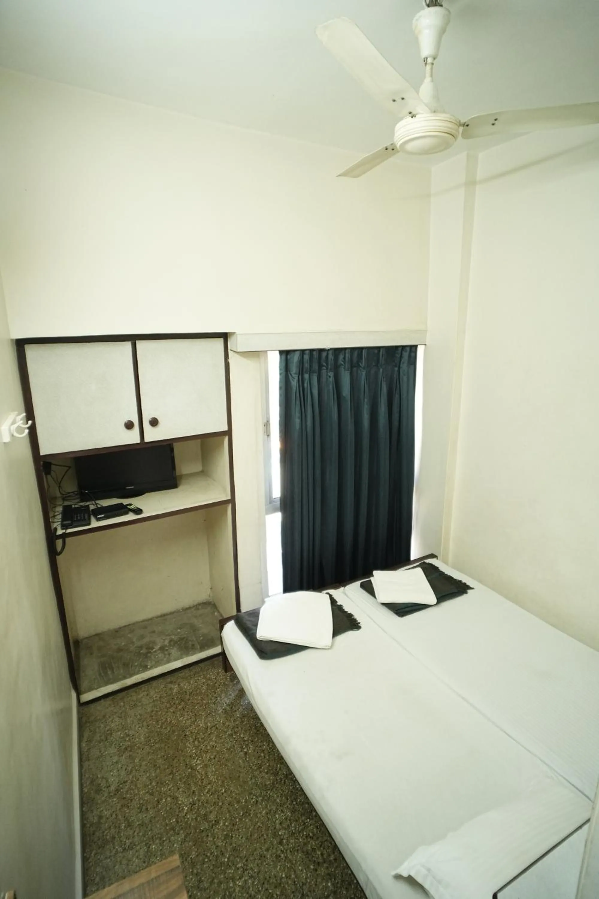 Bedroom, Bed in Hotel Kartiki