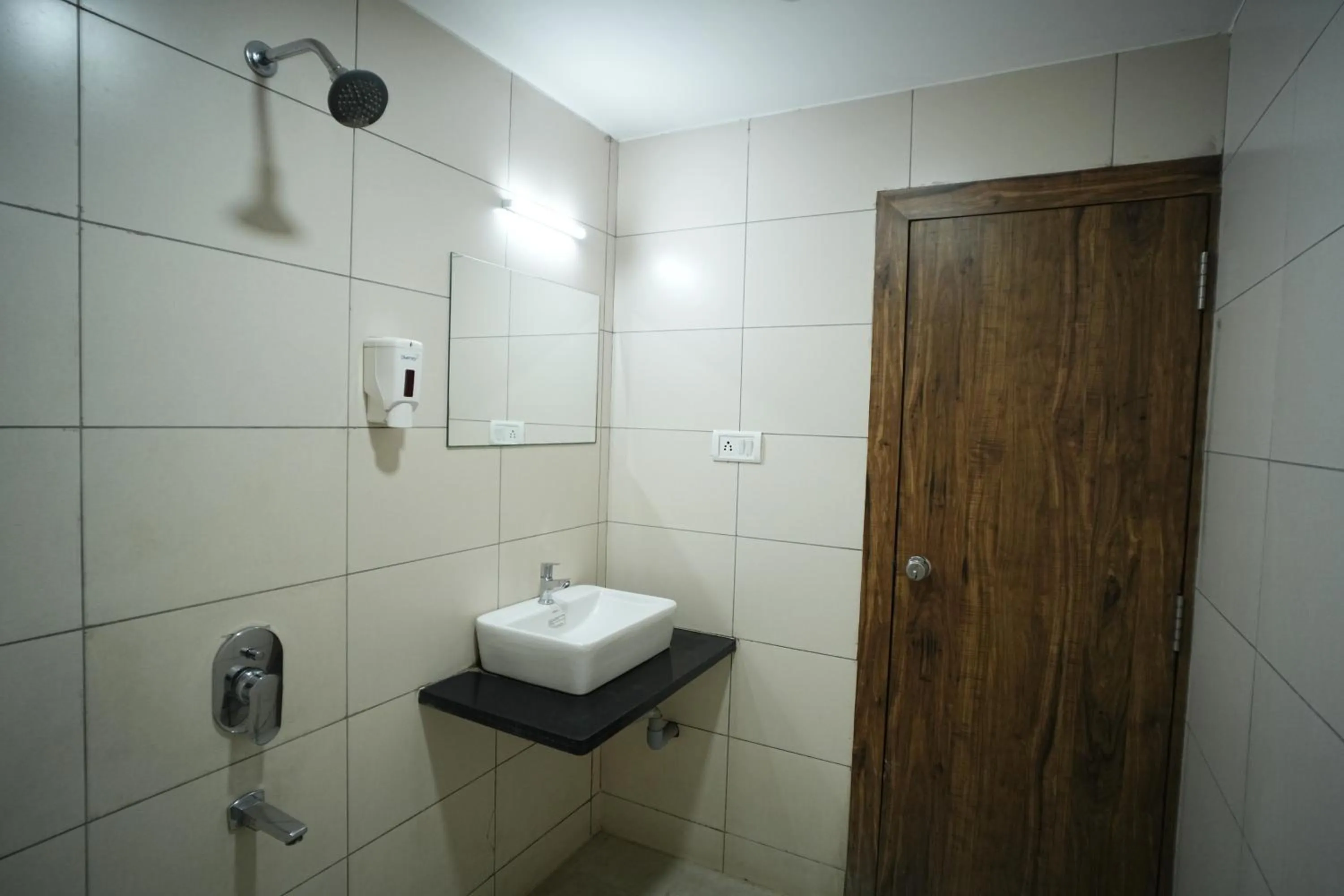 Shower in Hotel Kartiki