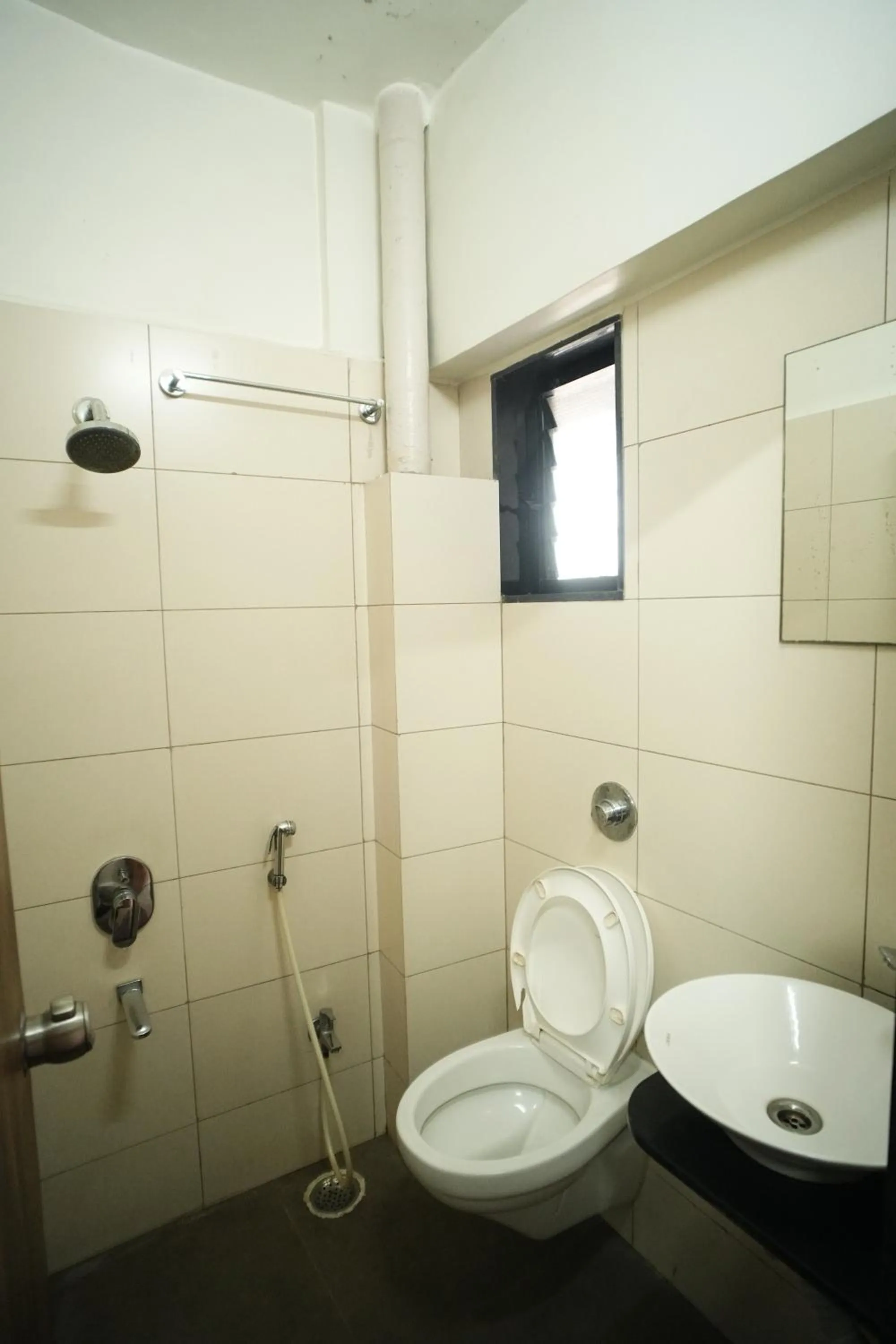 Shower in Hotel Kartiki