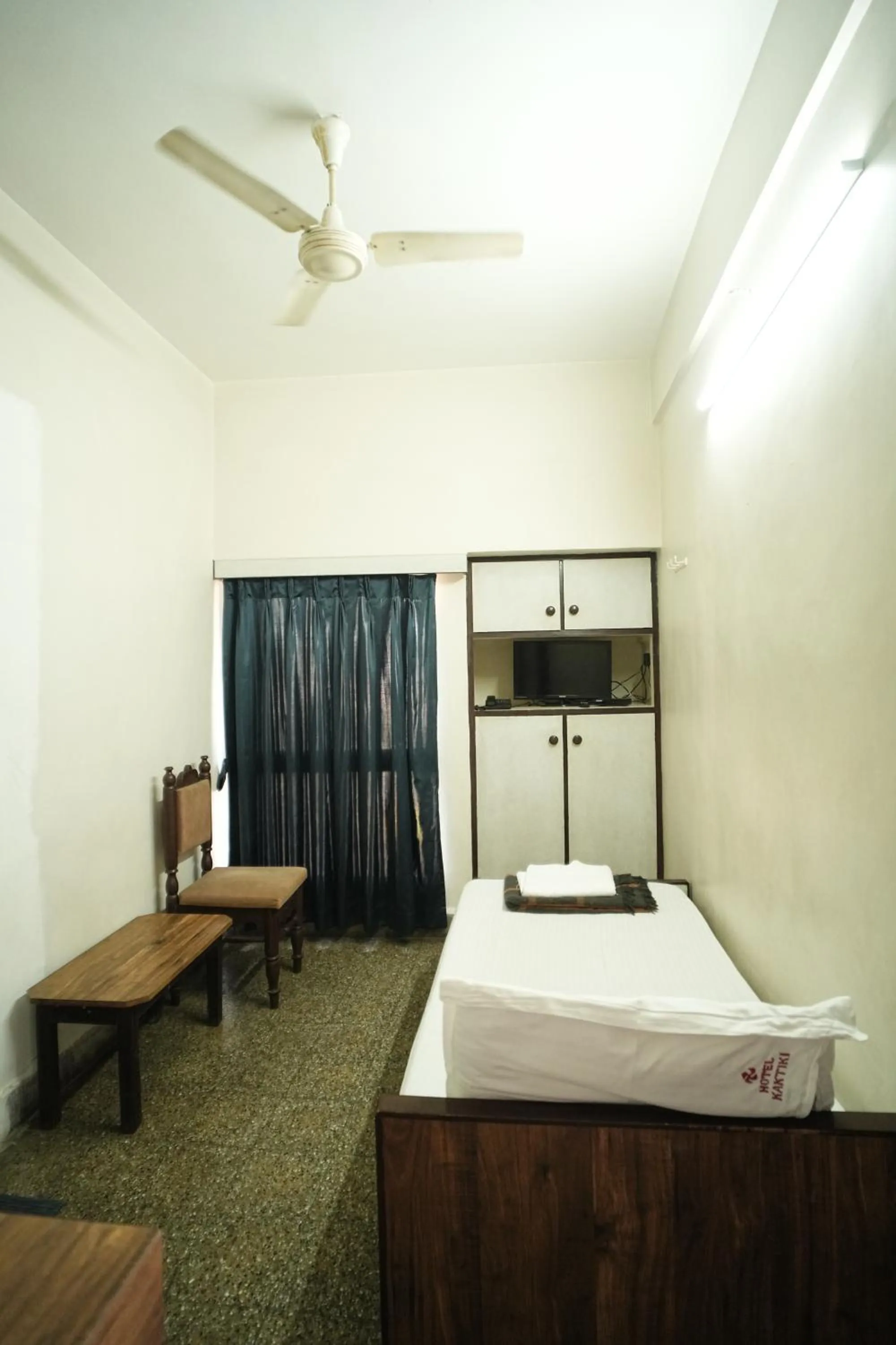 Bed in Hotel Kartiki