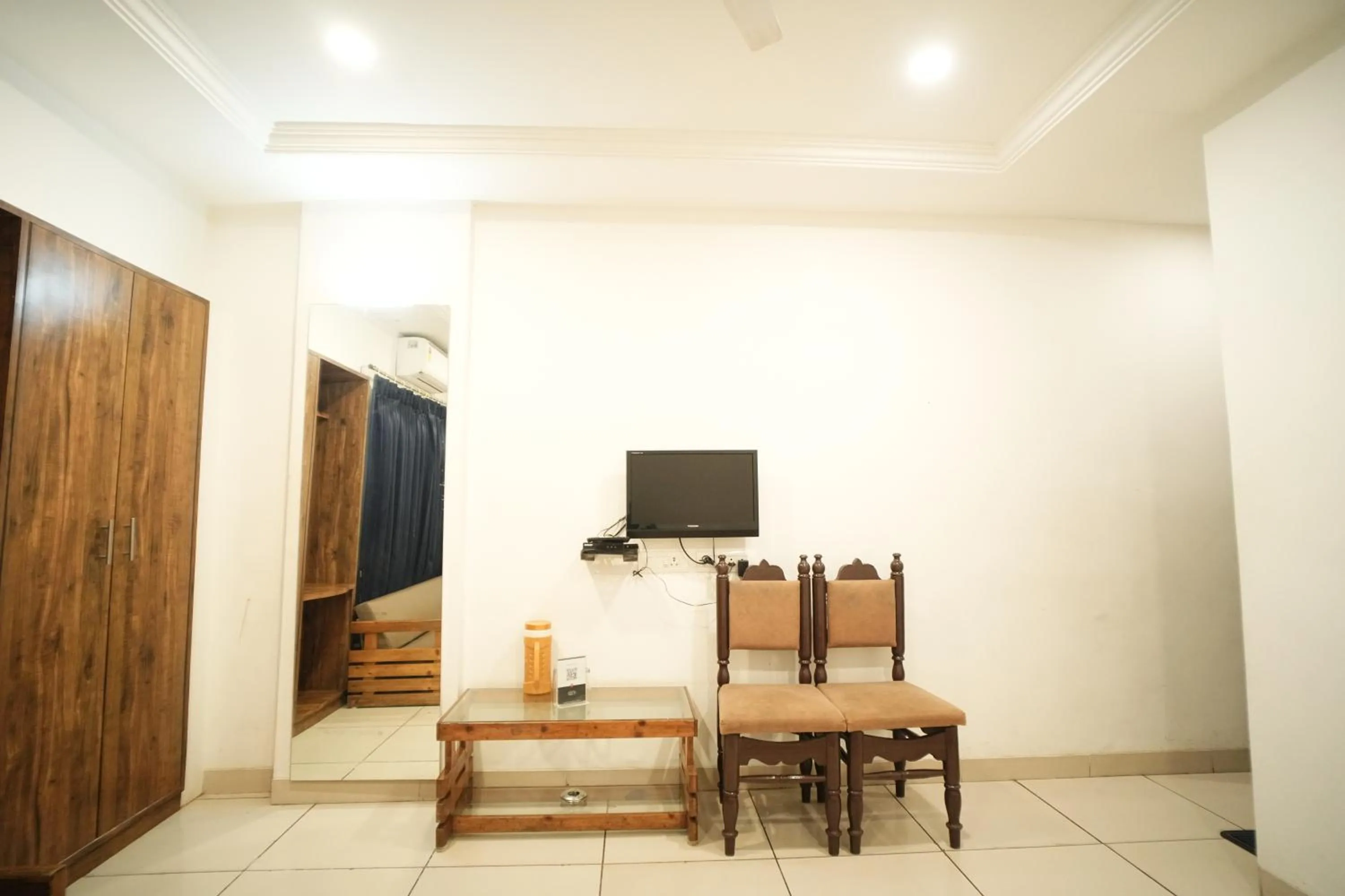 TV and multimedia in Hotel Kartiki