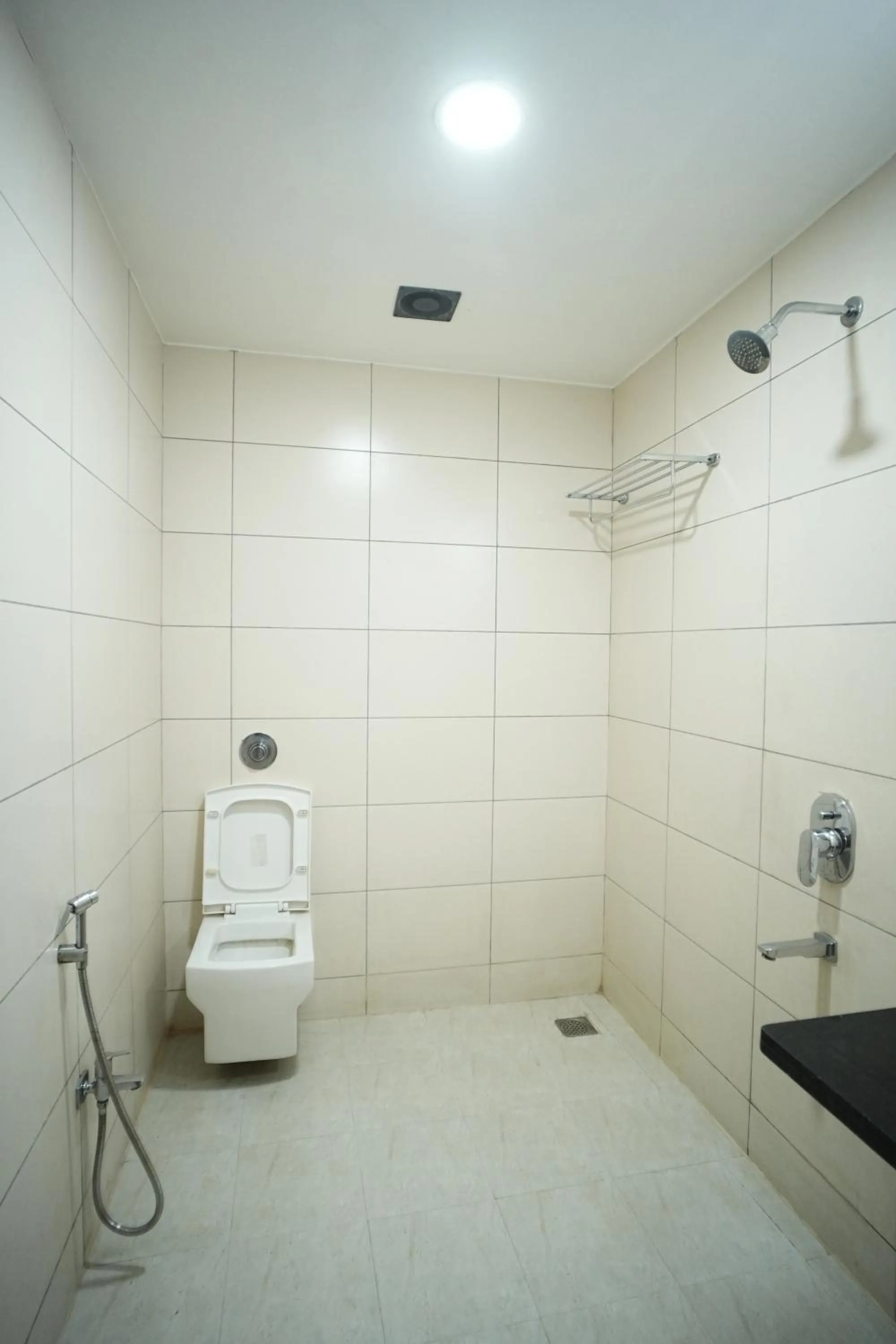 Shower in Hotel Kartiki