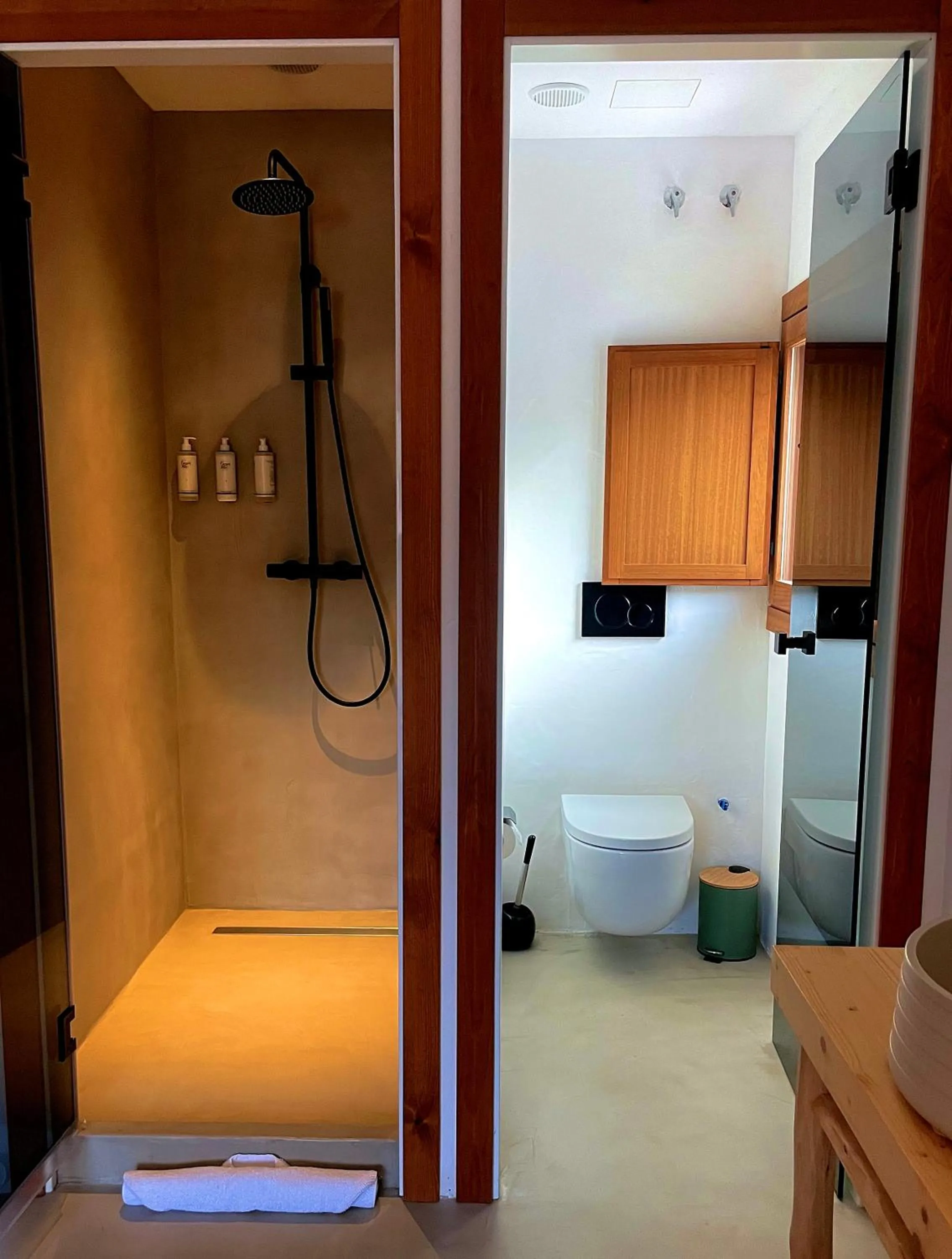 Shower in Hostal Mar y Sal