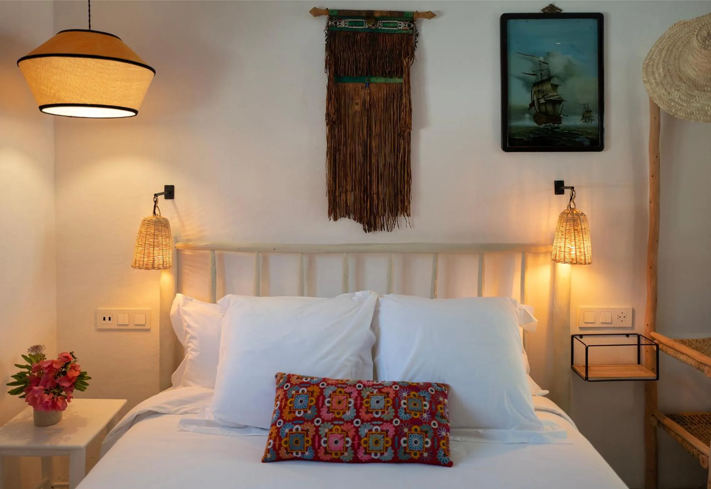 Decorative detail, Bed in Hostal Mar y Sal