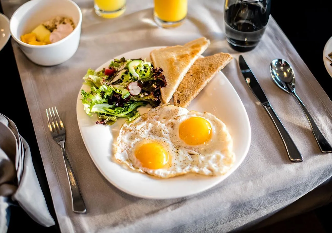 Breakfast in Lake Geneva Hotel