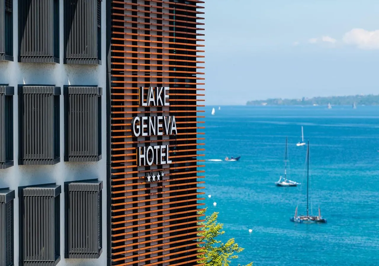 Facade/entrance in Lake Geneva Hotel