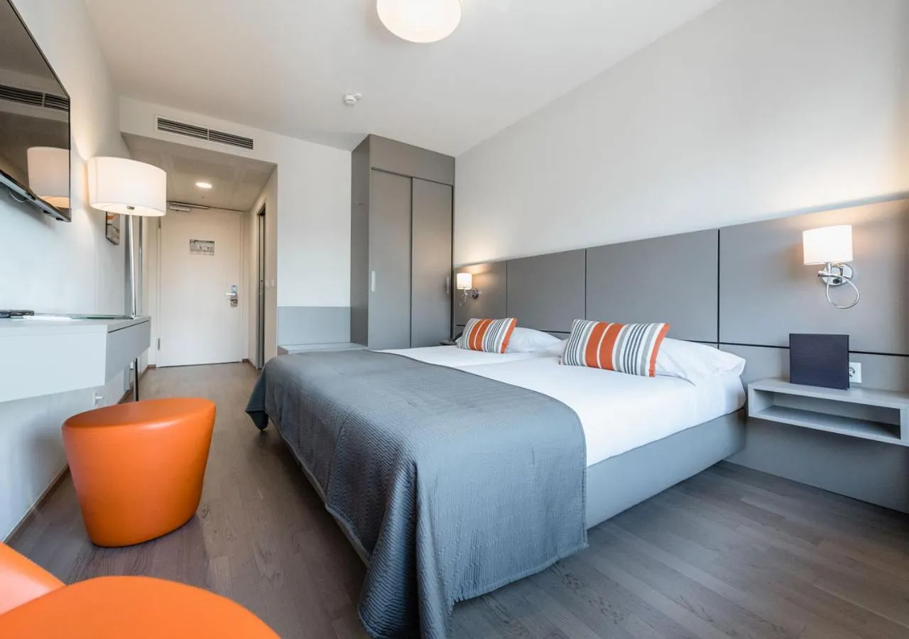 Bed in Lake Geneva Hotel