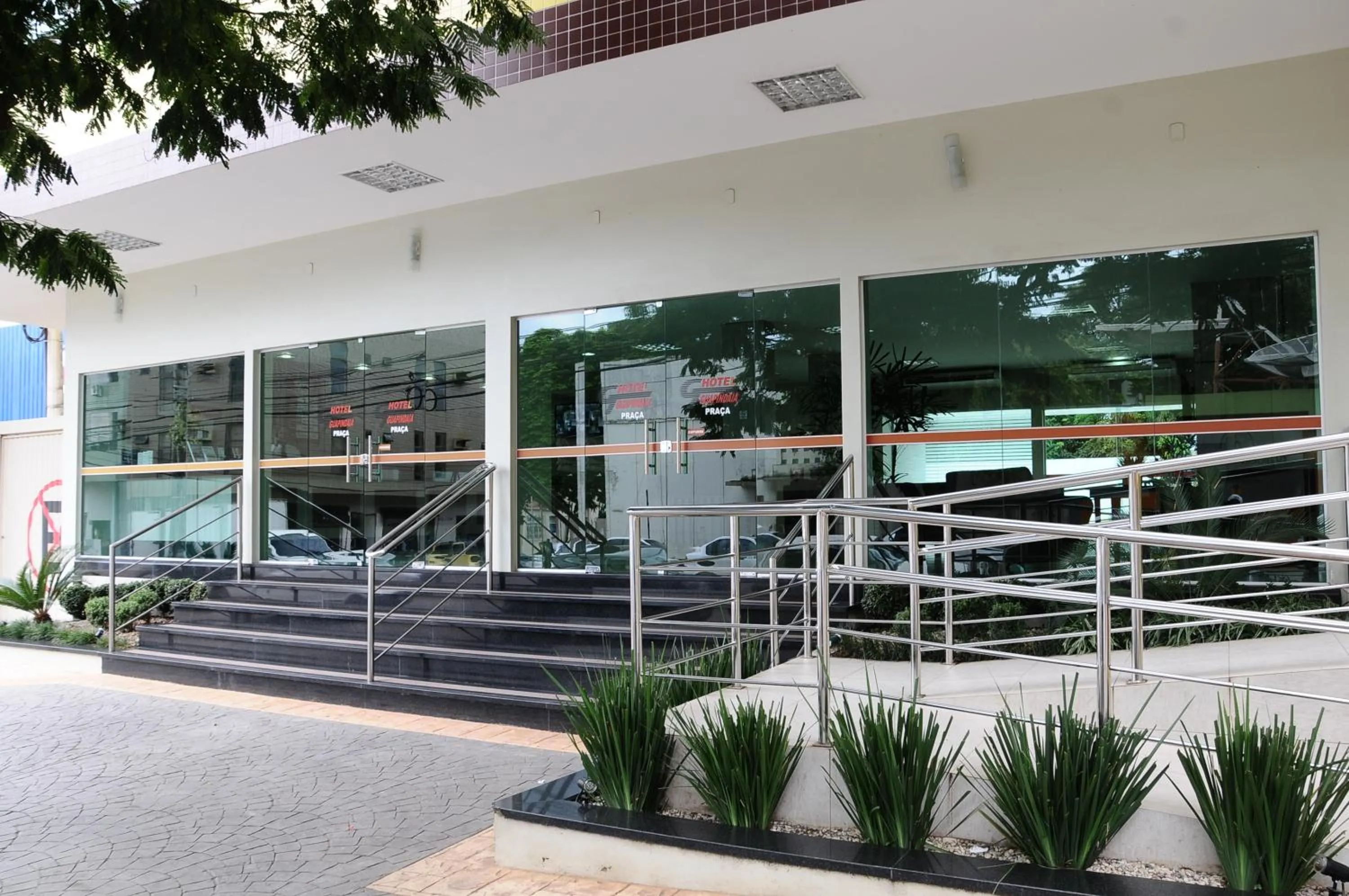 Property building in Hotel Guapindaia Praça