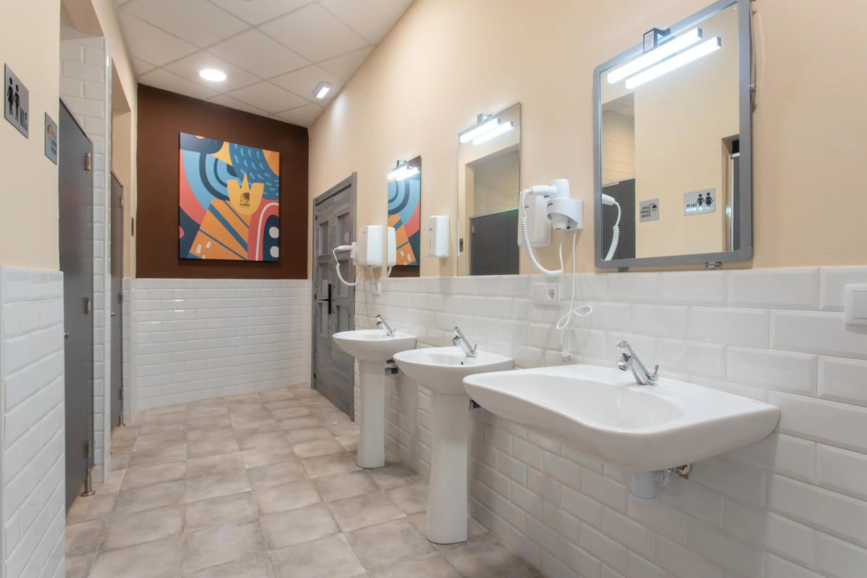 Toilet in Llanes Hostel