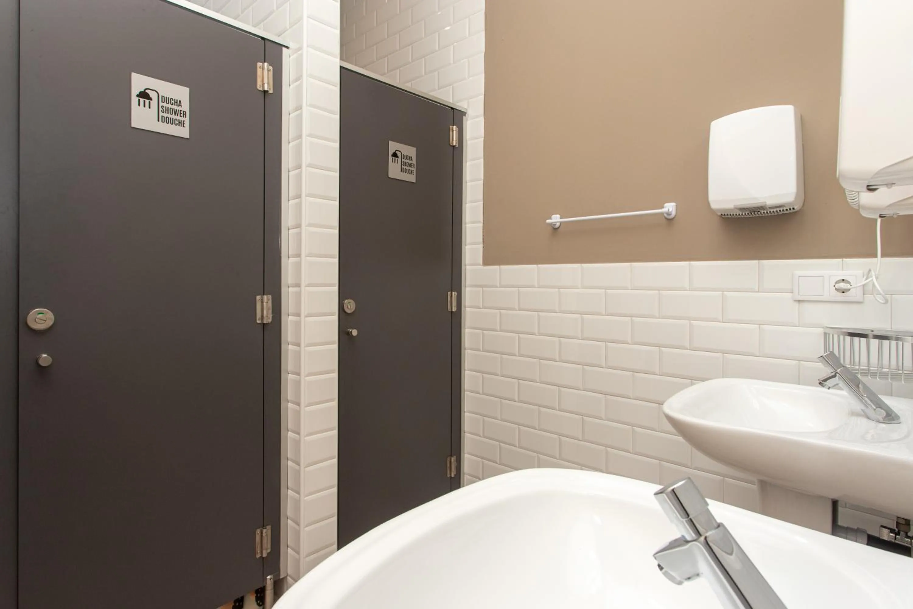 Bathroom in Llanes Hostel