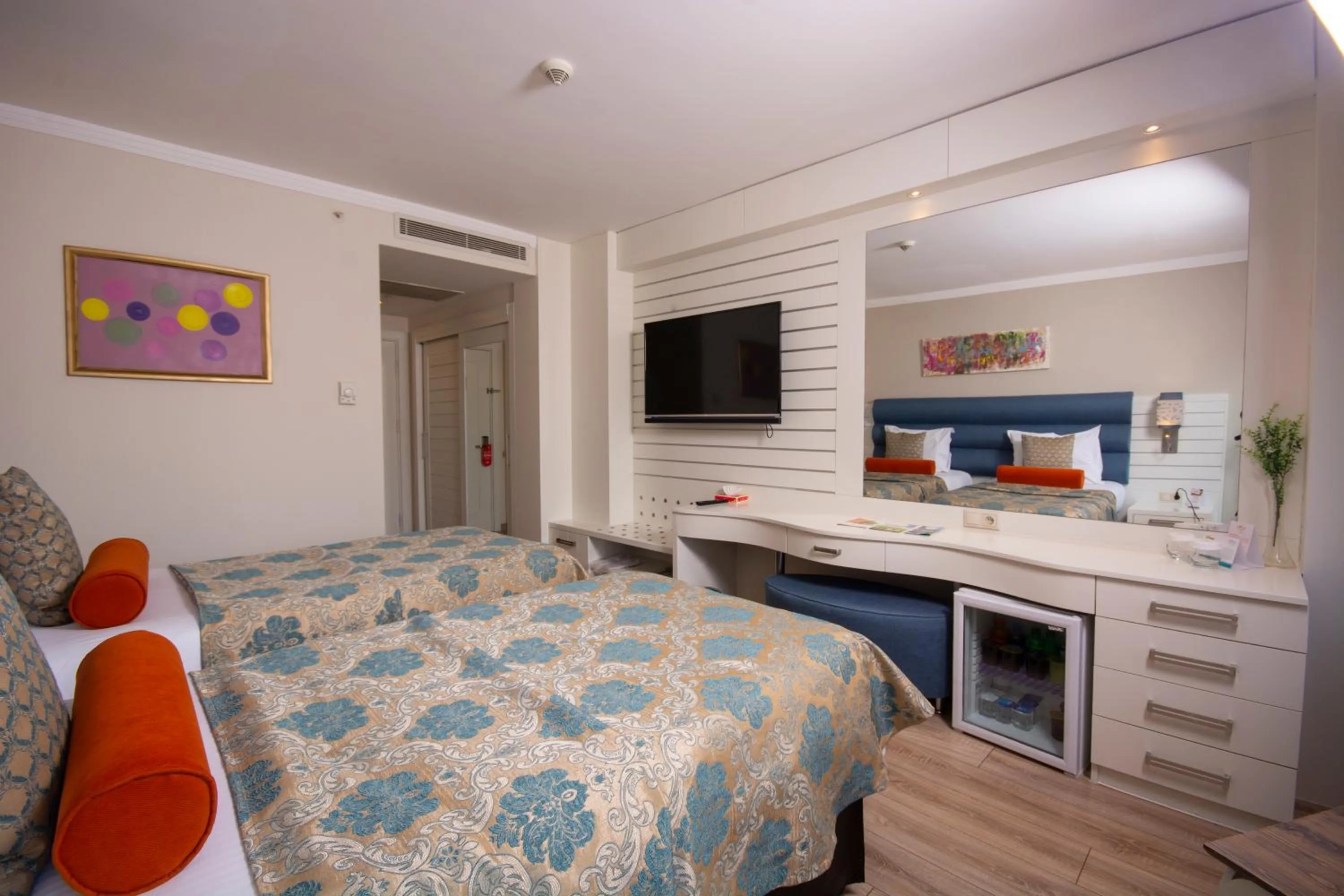 Bed in Orange County Kemer