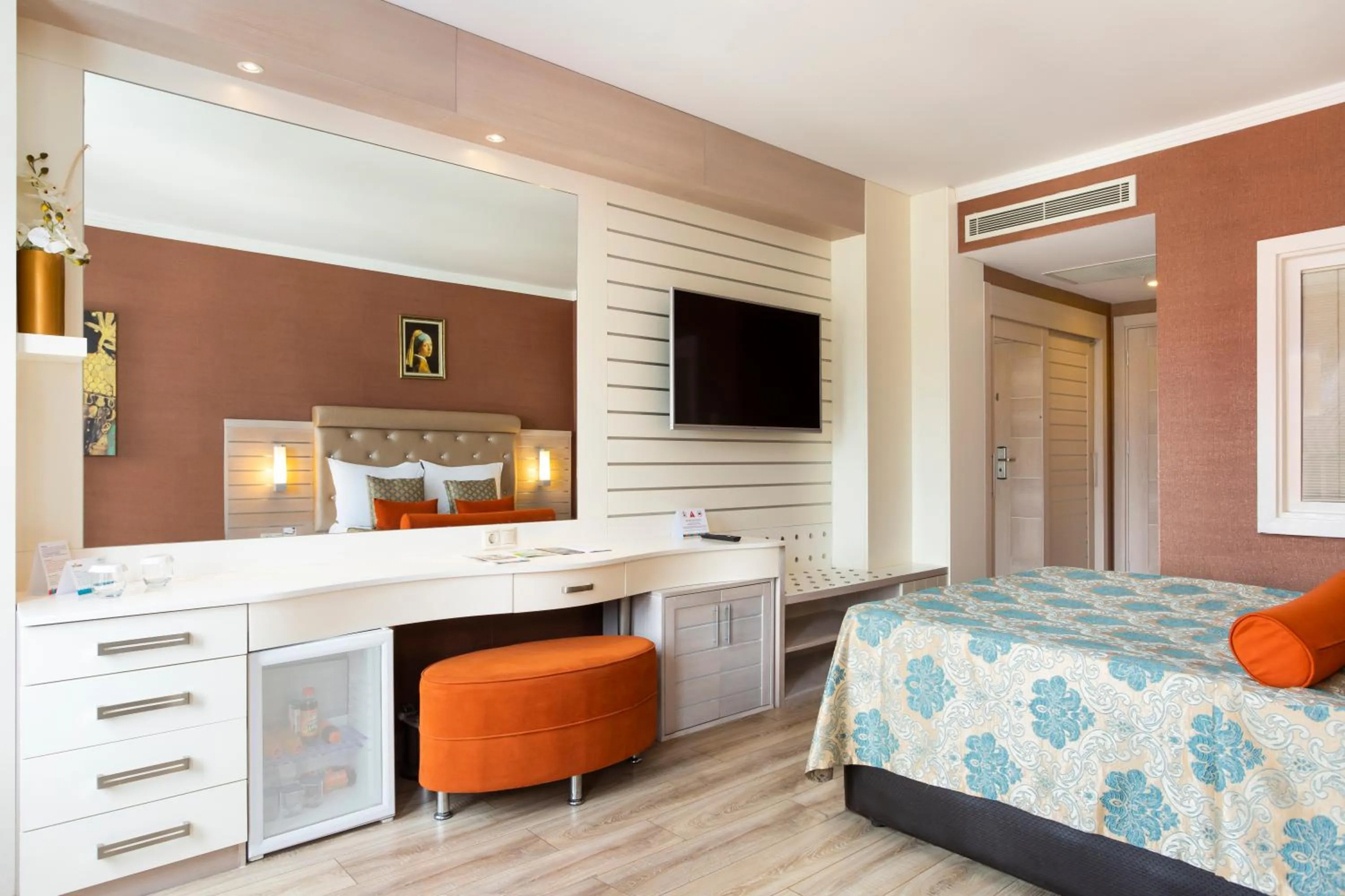 Bed in Orange County Kemer