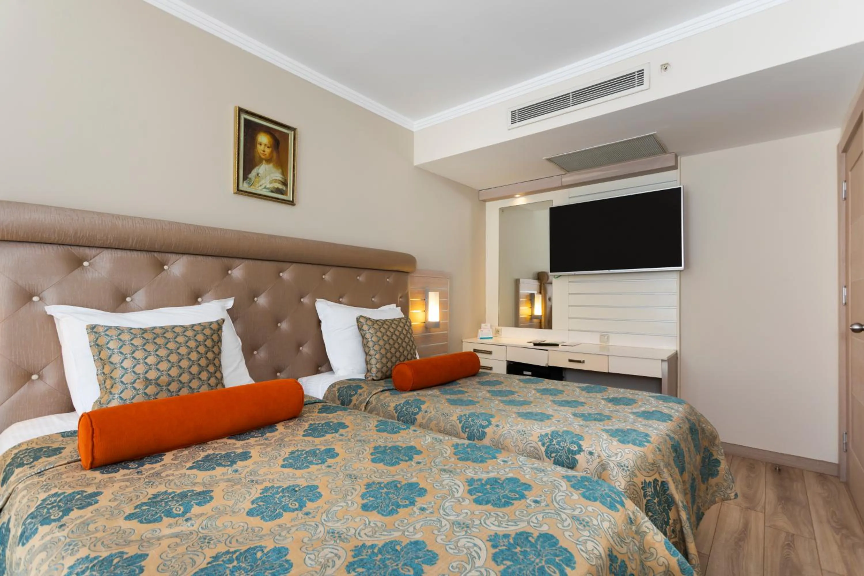 Bed in Orange County Kemer