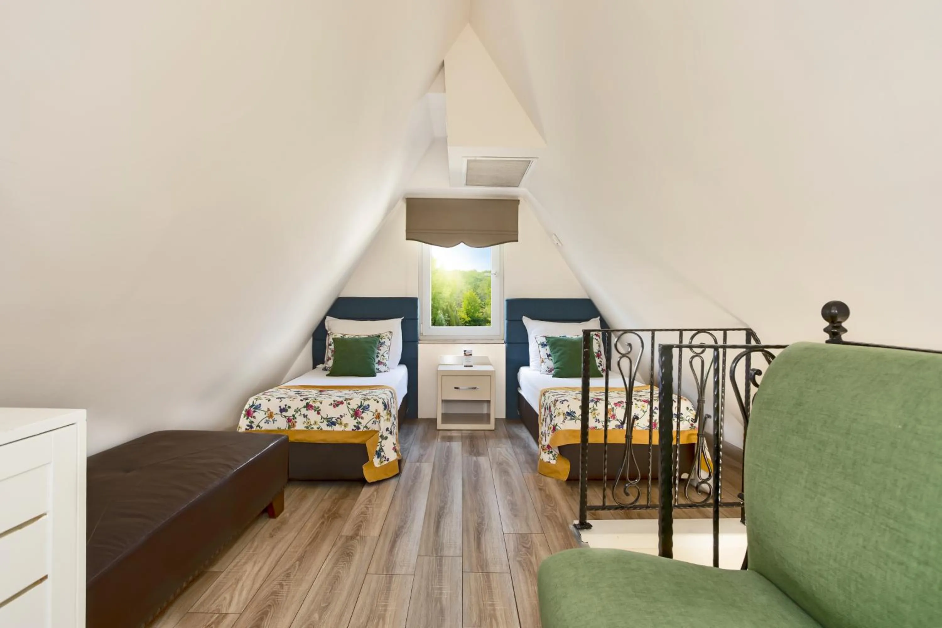 Bed in Orange County Kemer